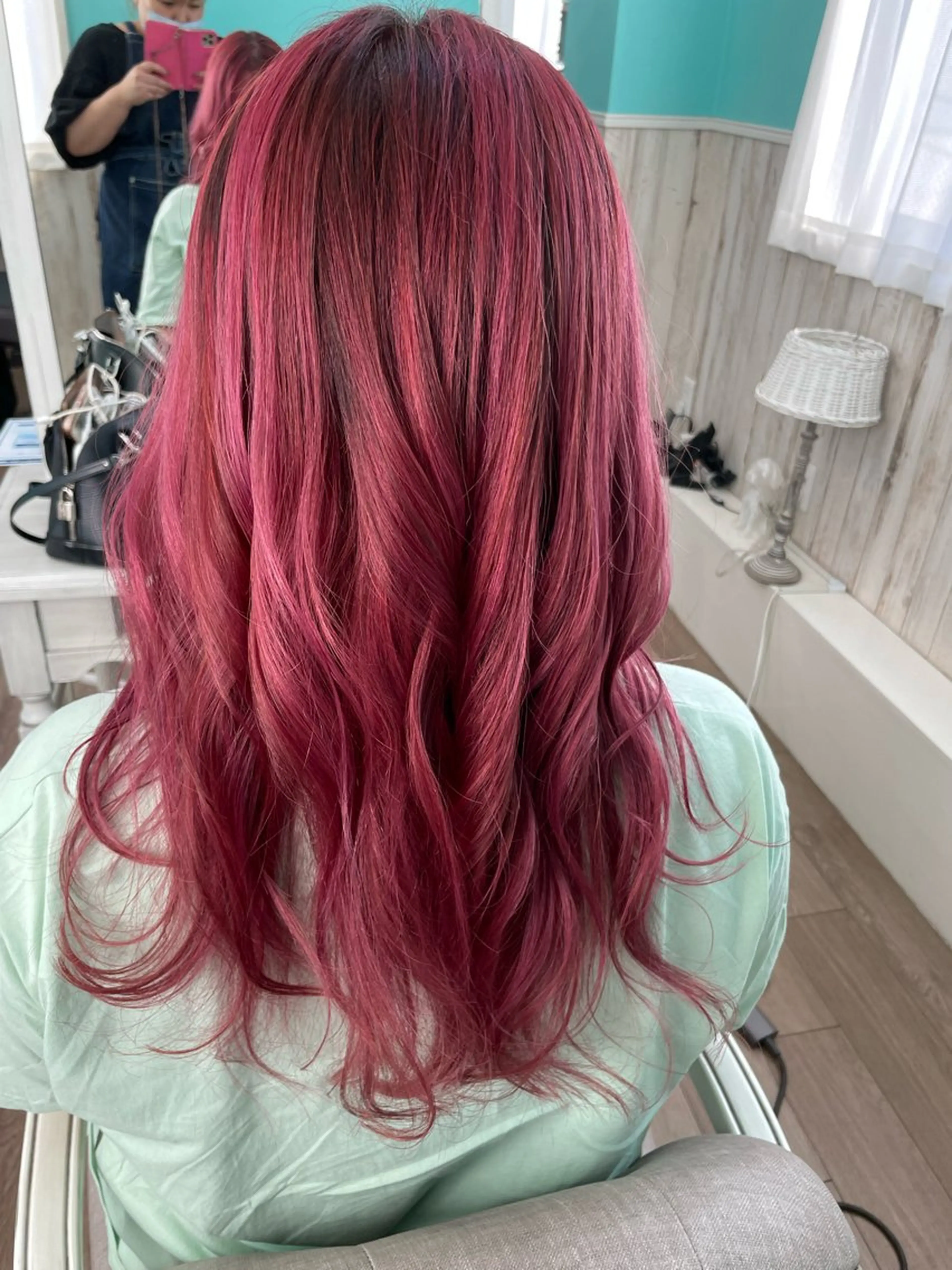 ロング カラー レッドカラー 🐆アンドウ チカコ🦓のヘアスタイル