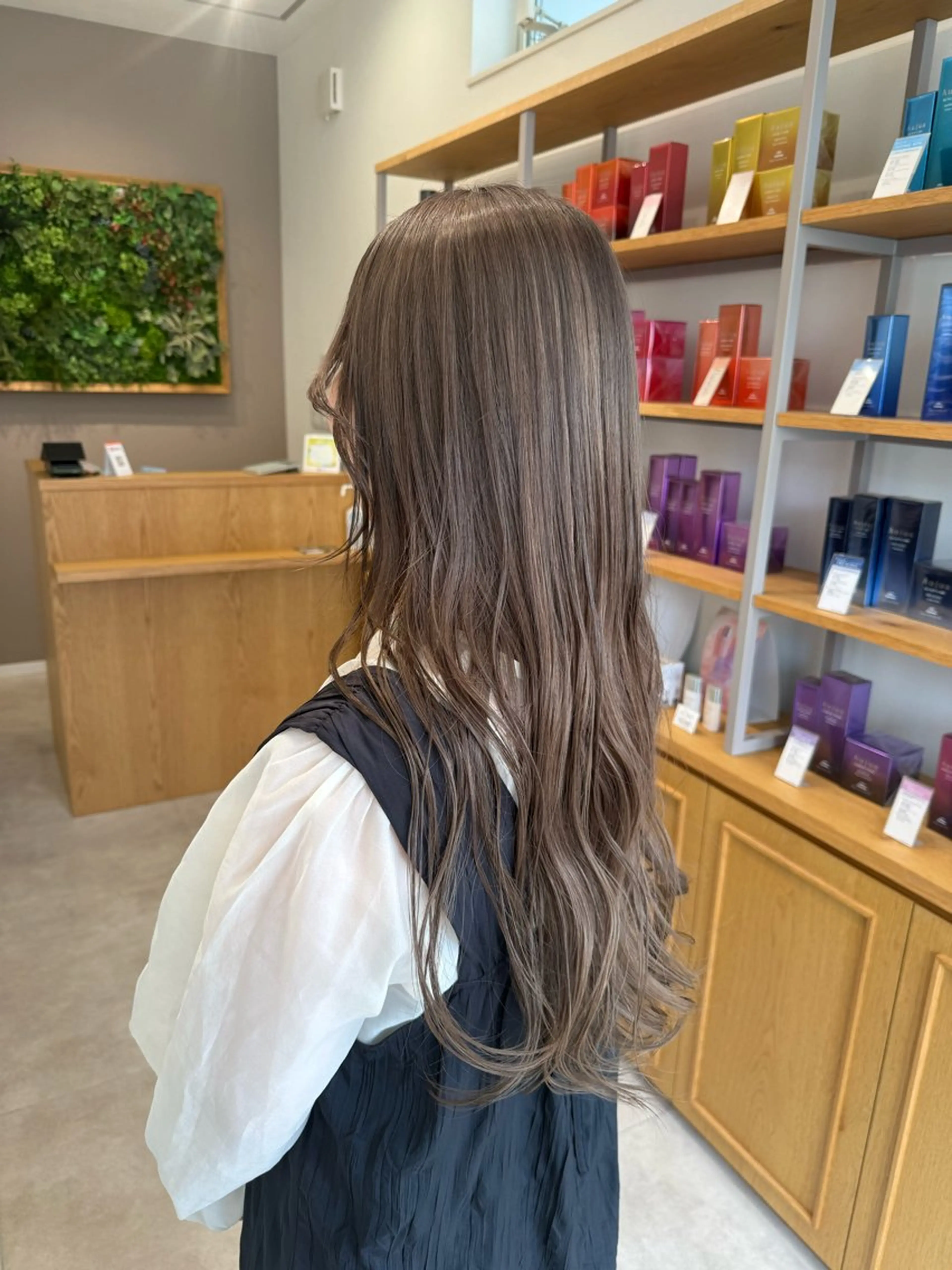 ロング LIL HAIR&SMILE新浜店所属・今出 千聖のヘアスタイル
