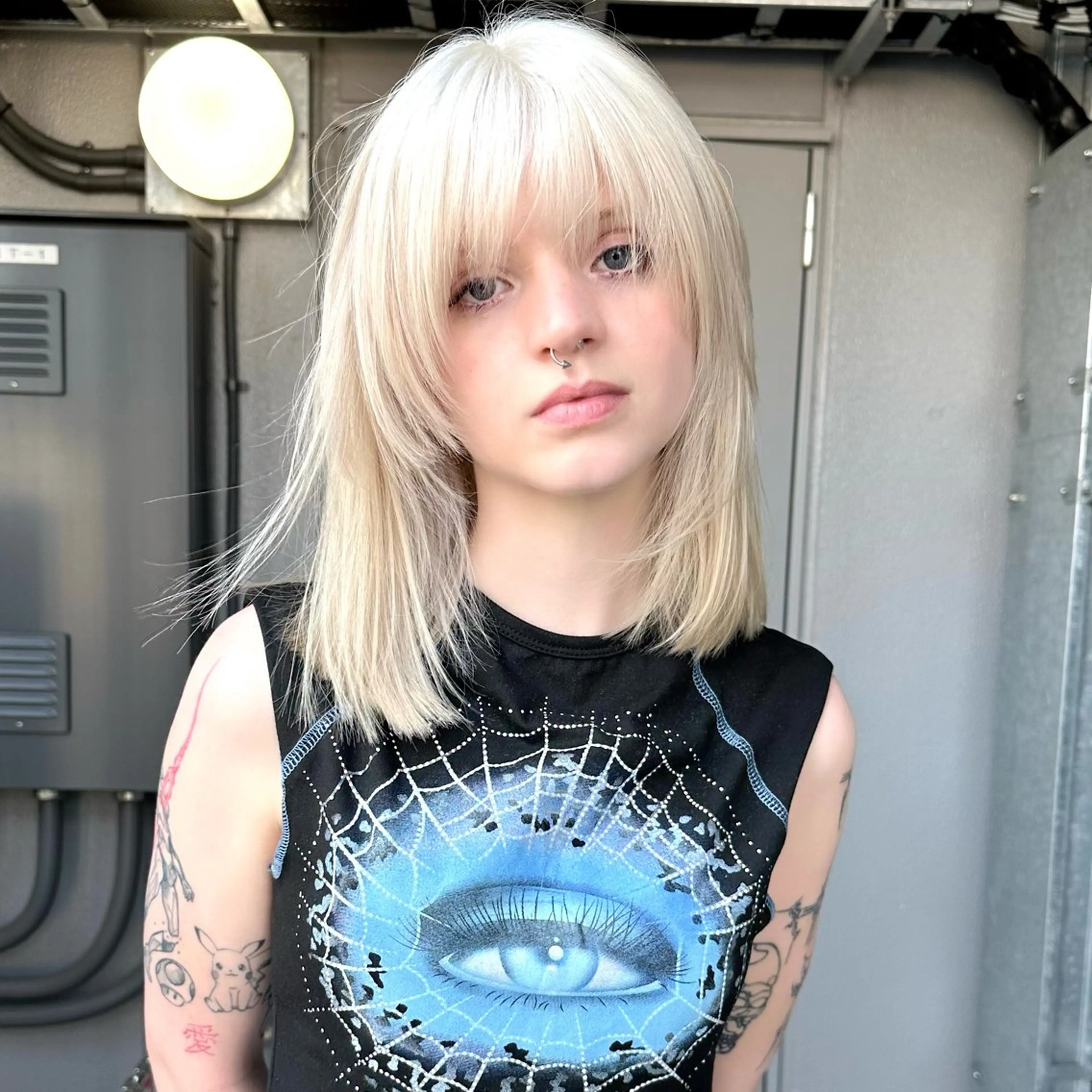 ミディアム カラー ブリーチ ブロンド ケアブリーチ ホワイトブロンド 顔まわりレイヤー カット ヘアカラー bloc japon所属・ﾌﾞﾚｲｽﾞ˚✧₊⁎ ﾚｲﾔｰToriのヘアスタイル