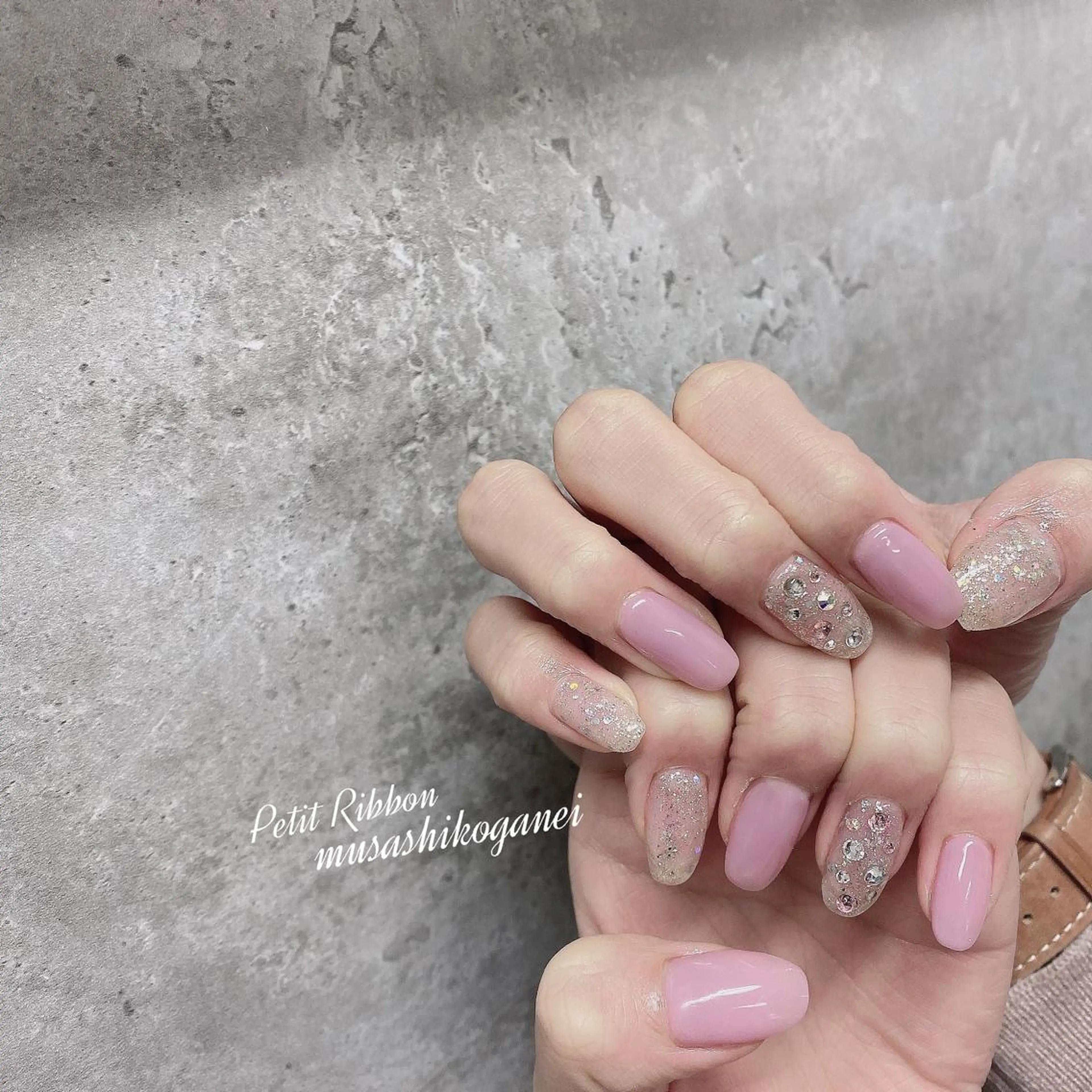 ネイル ストーンネイル ネイルPetit Ribbonのネイルデザイン