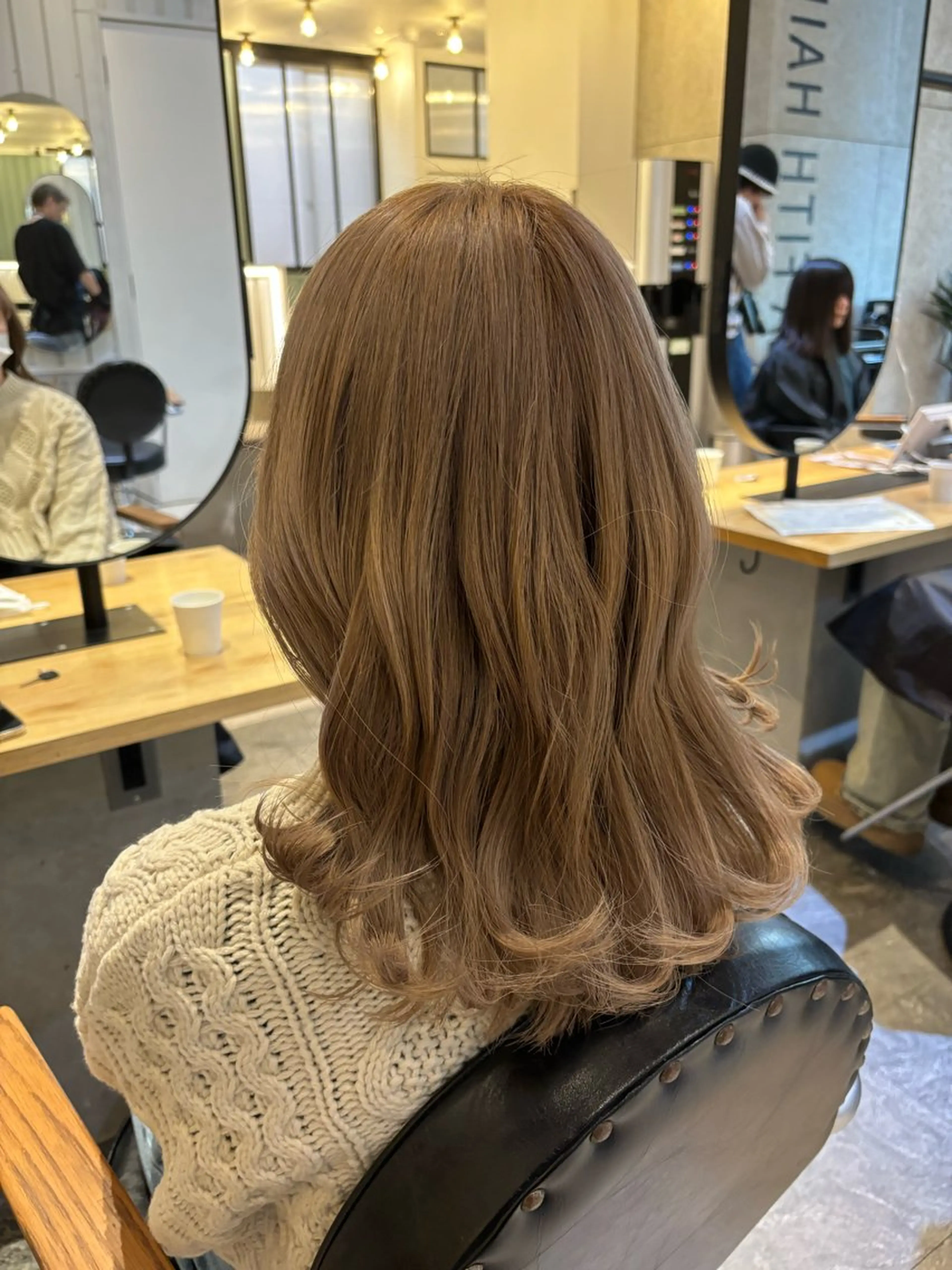 ミディアム 新宿髪質改善レイヤー カット内田智大のヘアスタイル