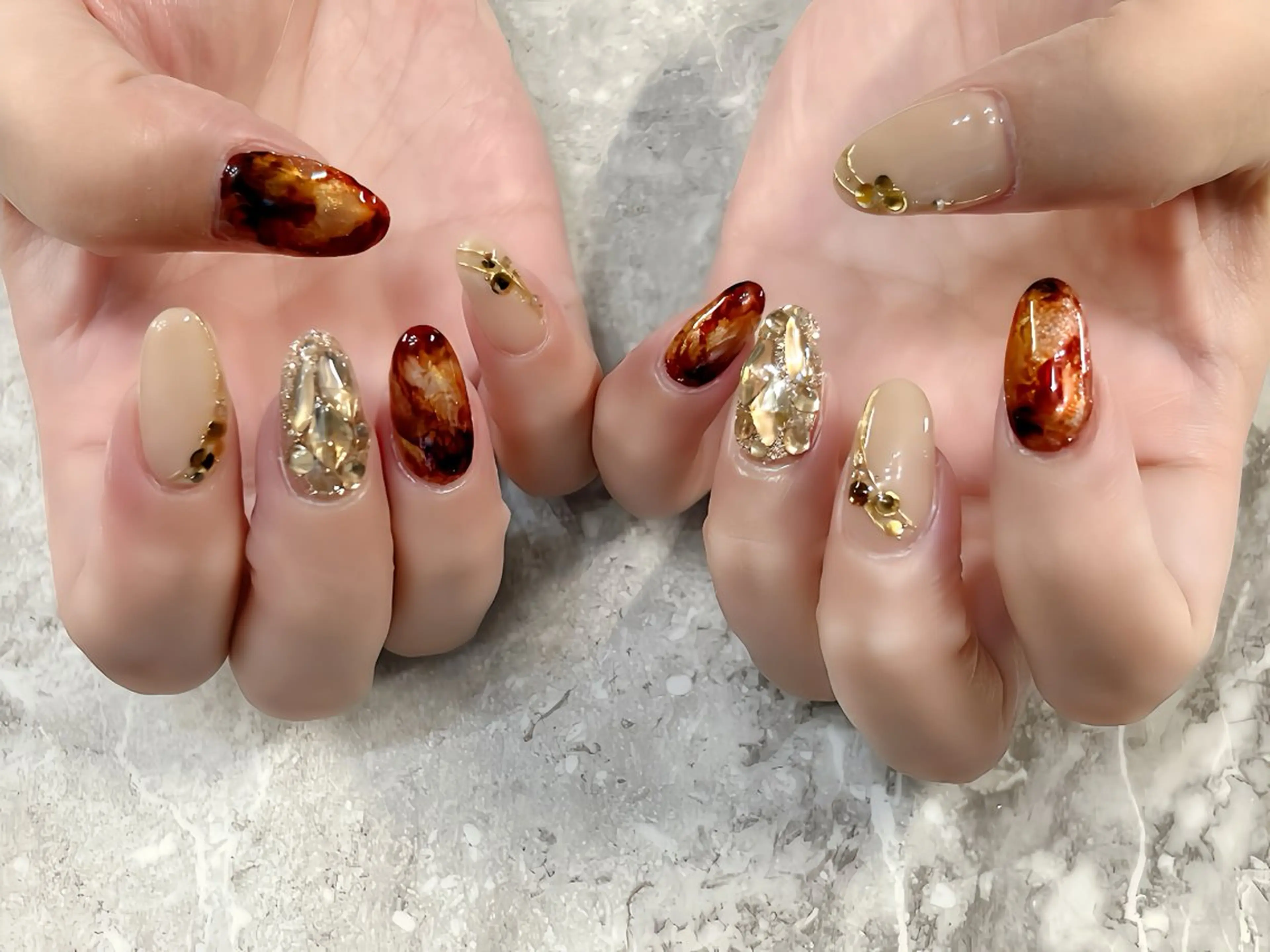 ネイル べっ甲ネイル ハンドネイル Rawr / saoriのネイルデザイン