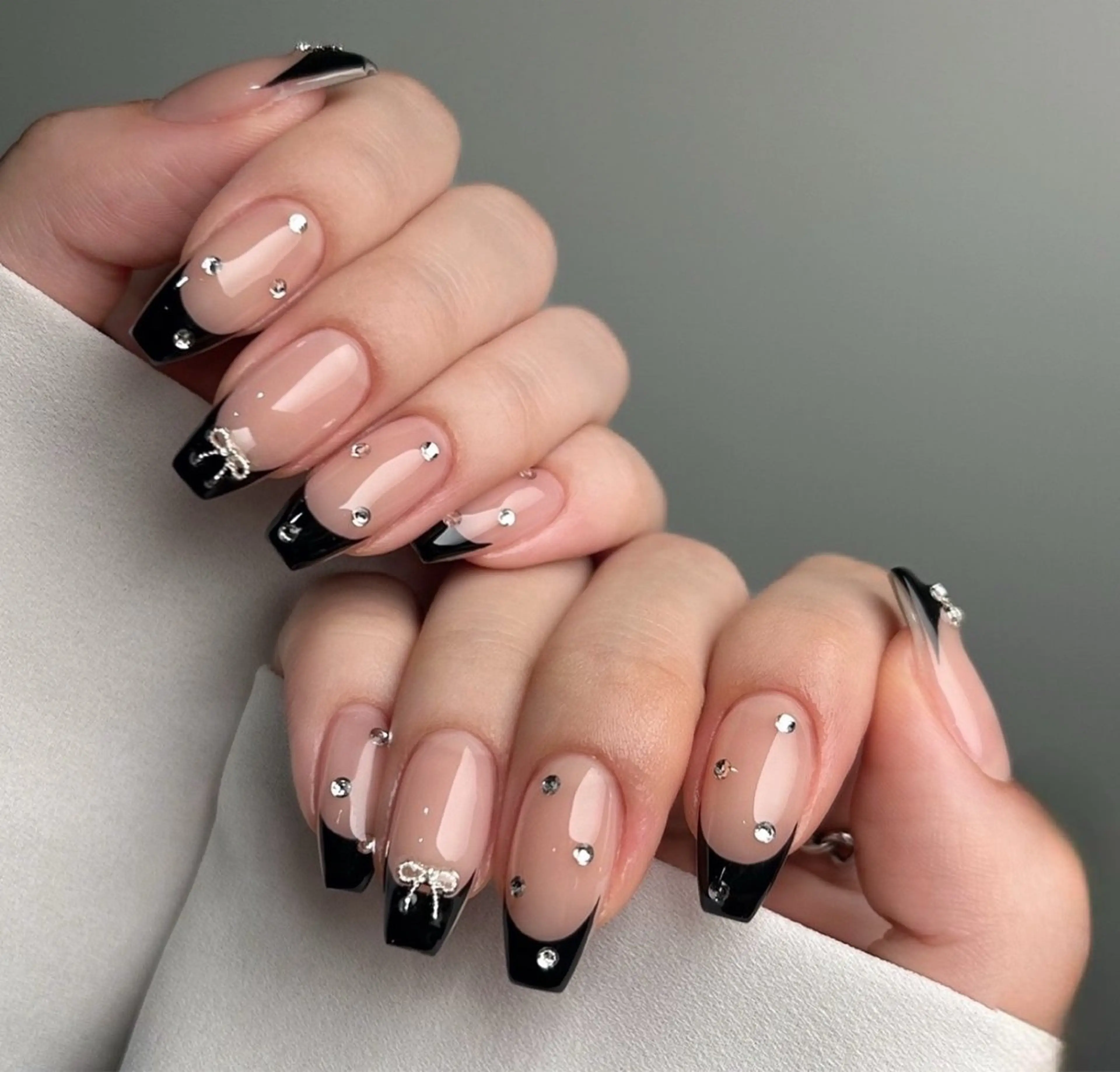 ネイル フラッシュネイル フレンチネイル グラデーション キラキラネイル 韓国ネイル ハンドネイル Lina nail所属・Lunaa 池袋のネイルデザイン