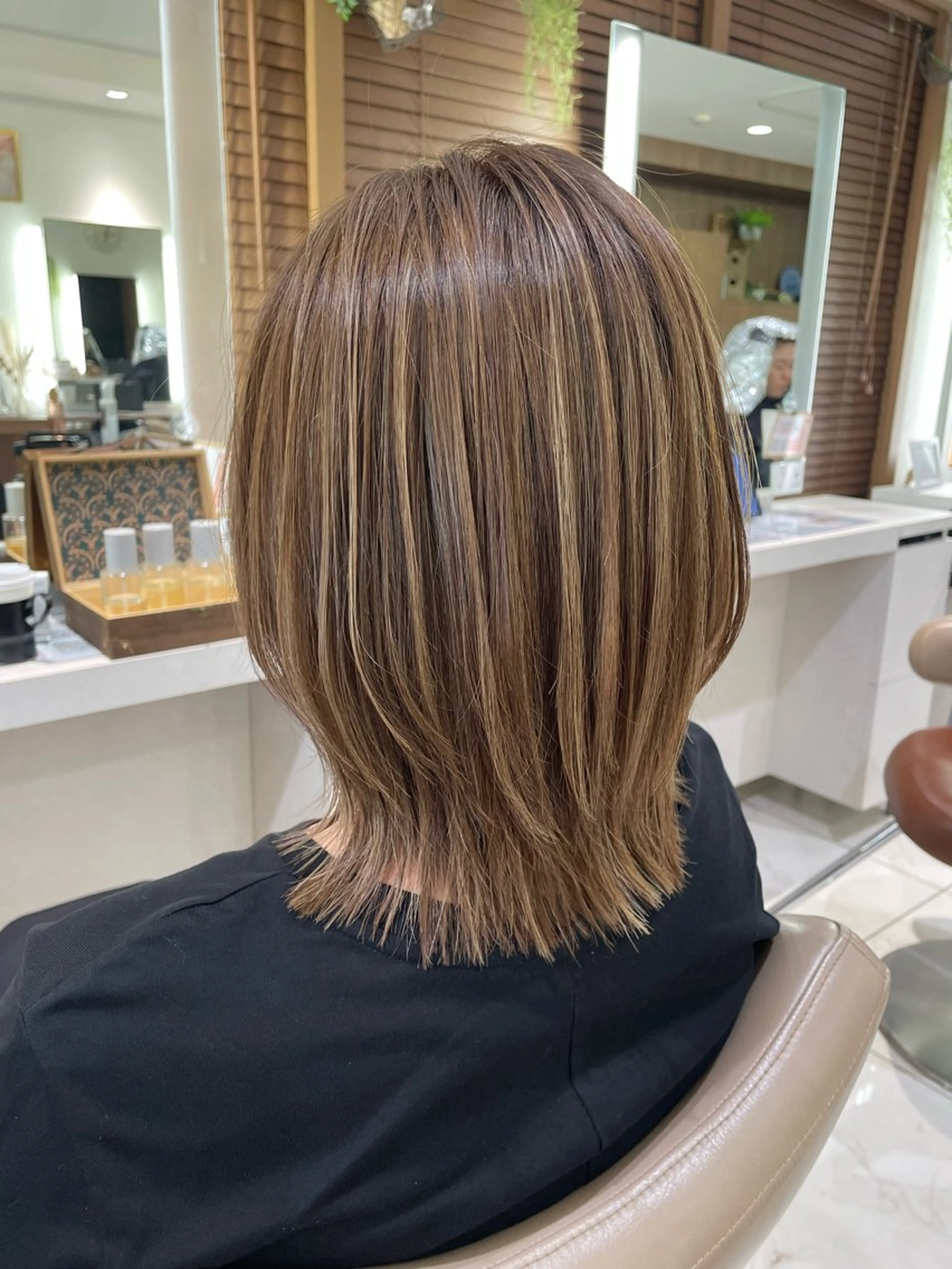 ミディアム カット ヘアカラー トリートメント 清藤 綾のヘアスタイル