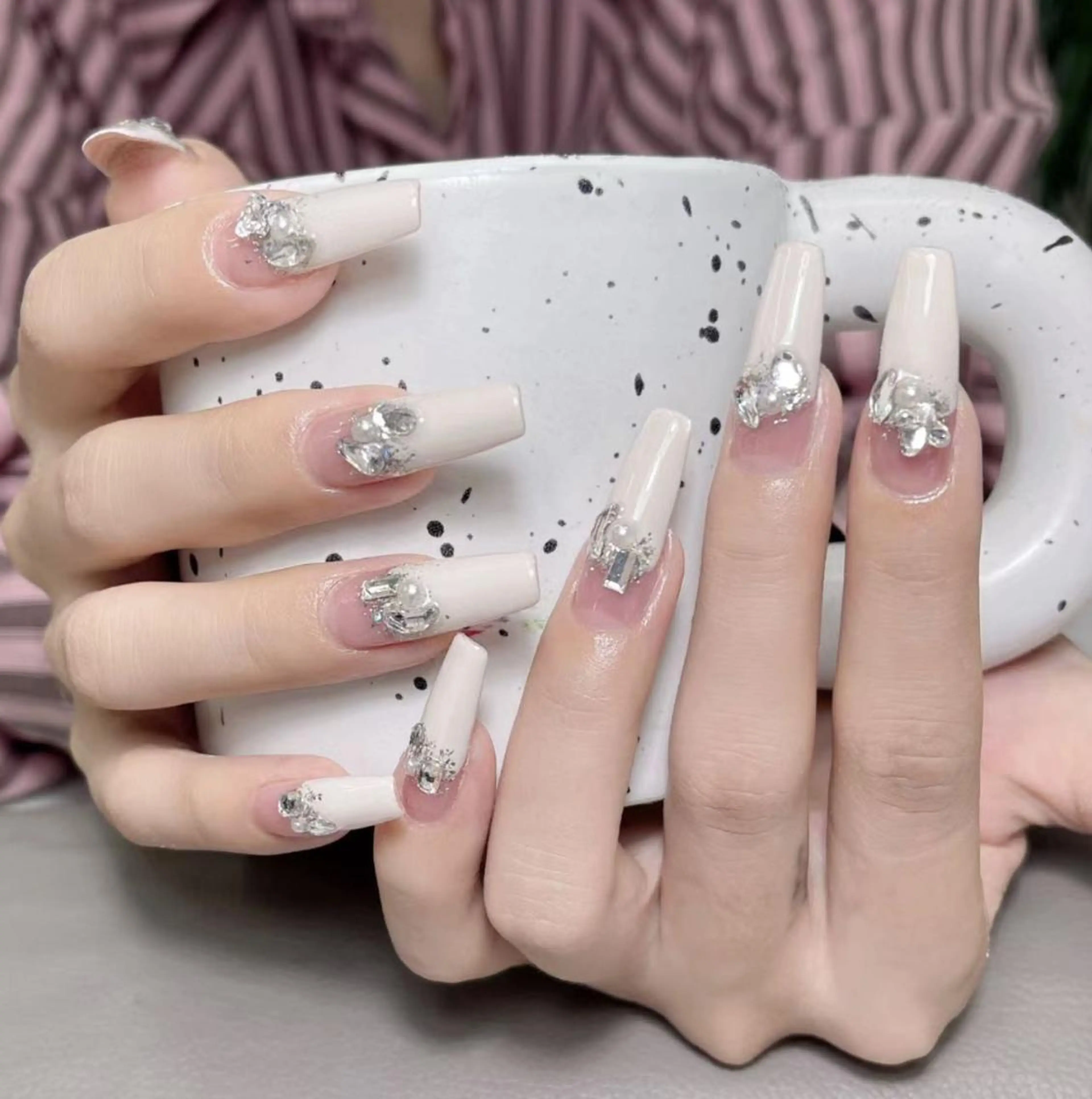 ネイル アートネイル 長さ出し ネイルチップ Queens momoのネイルデザイン