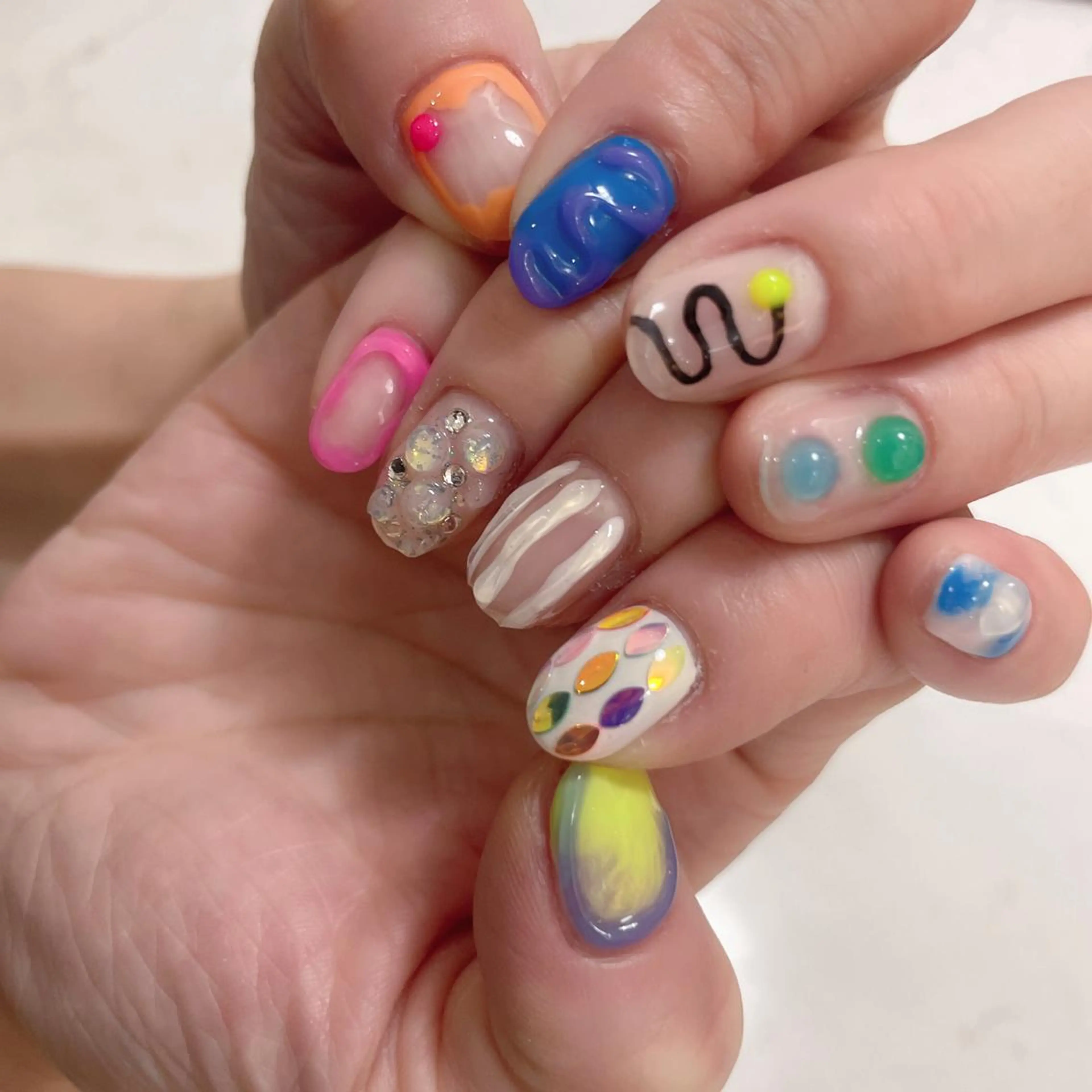 ネイル ハンドネイル AngelChris ビューティーサロンのネイルデザイン