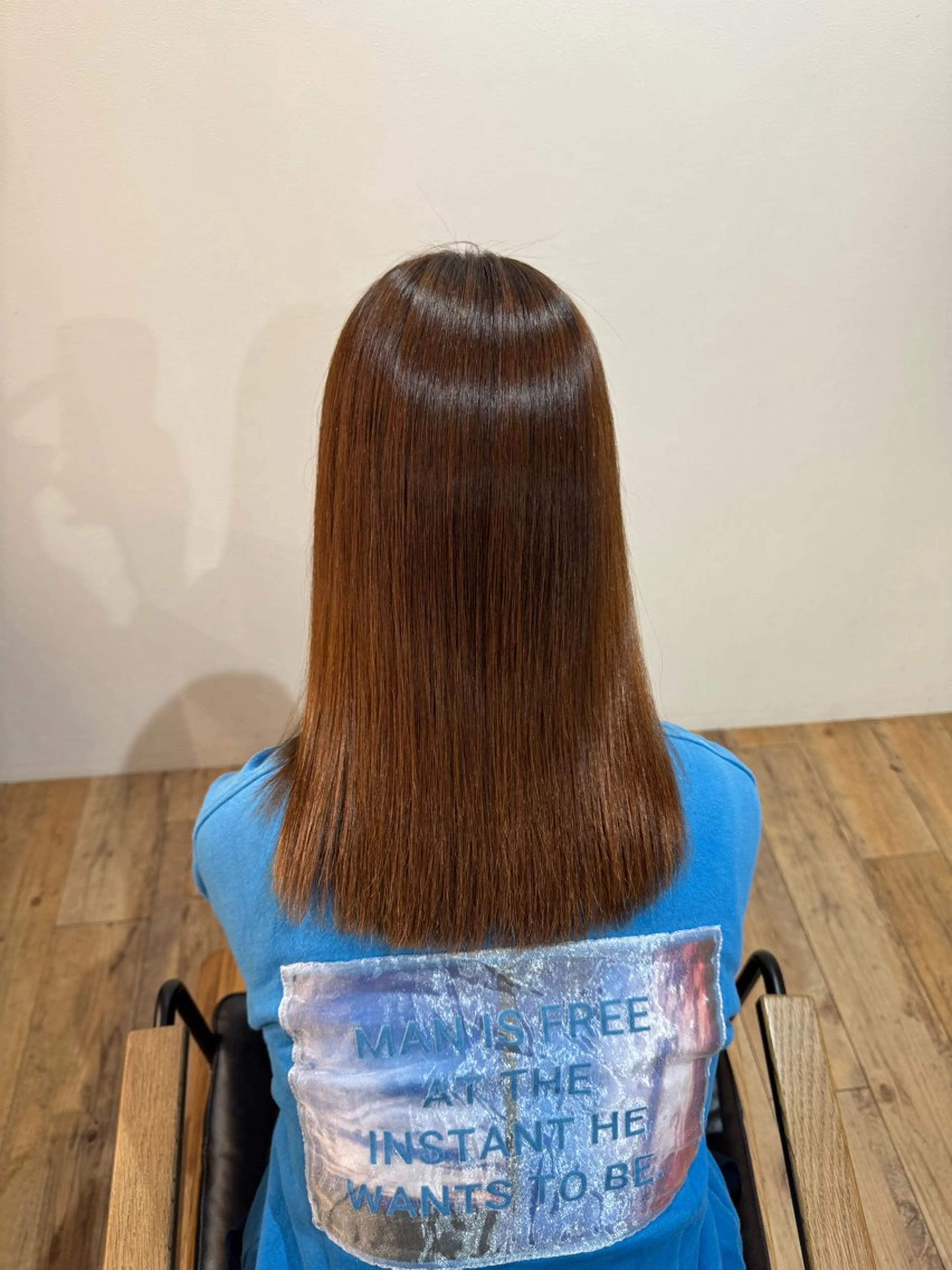 セミロング カット 縮毛矯正 トリートメント afloatkobe所属・美髪/髪質改善 川口凌弥のヘアスタイル