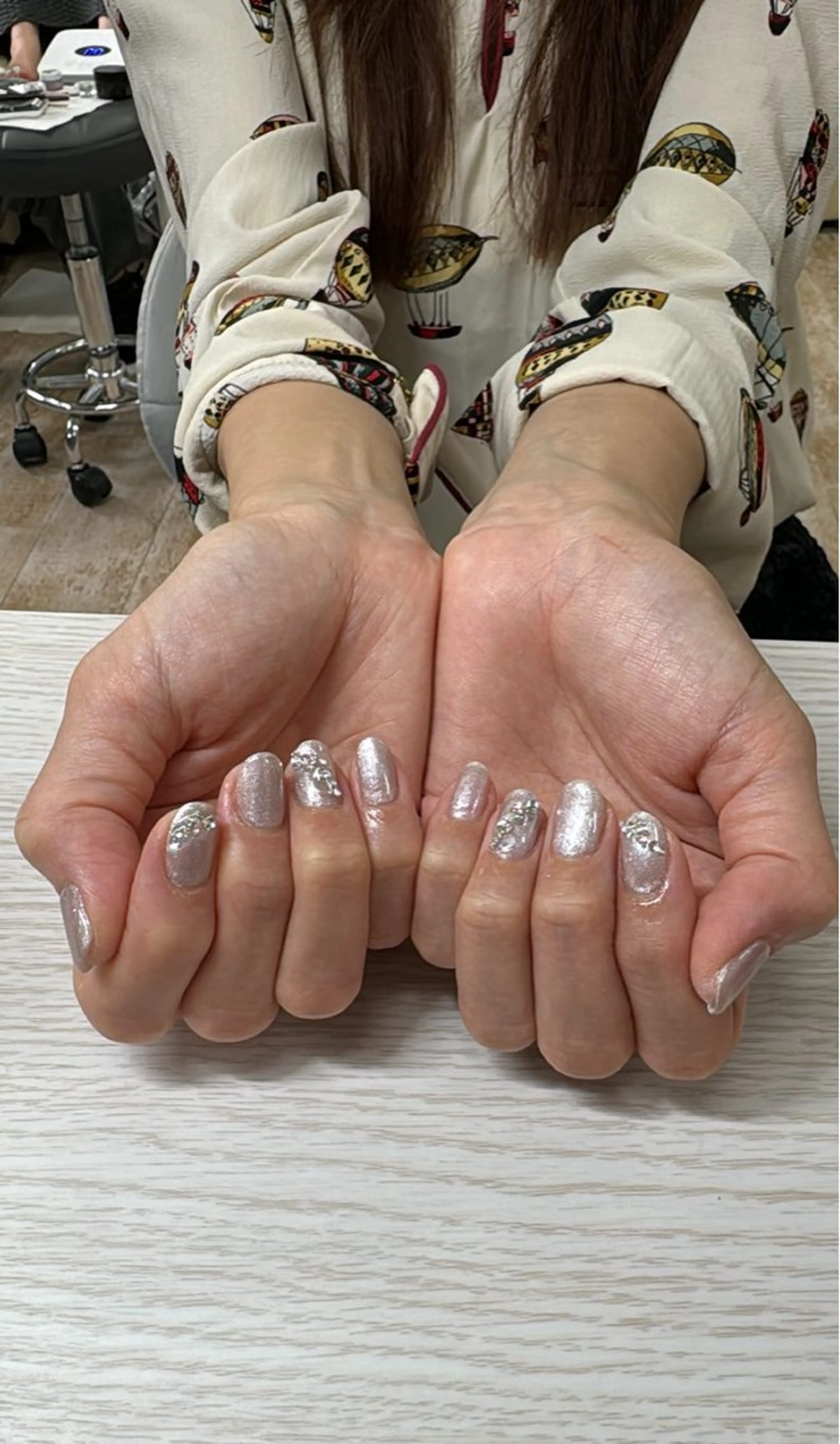 ネイル ストーンネイル VENUSBELT 杏のネイルデザイン