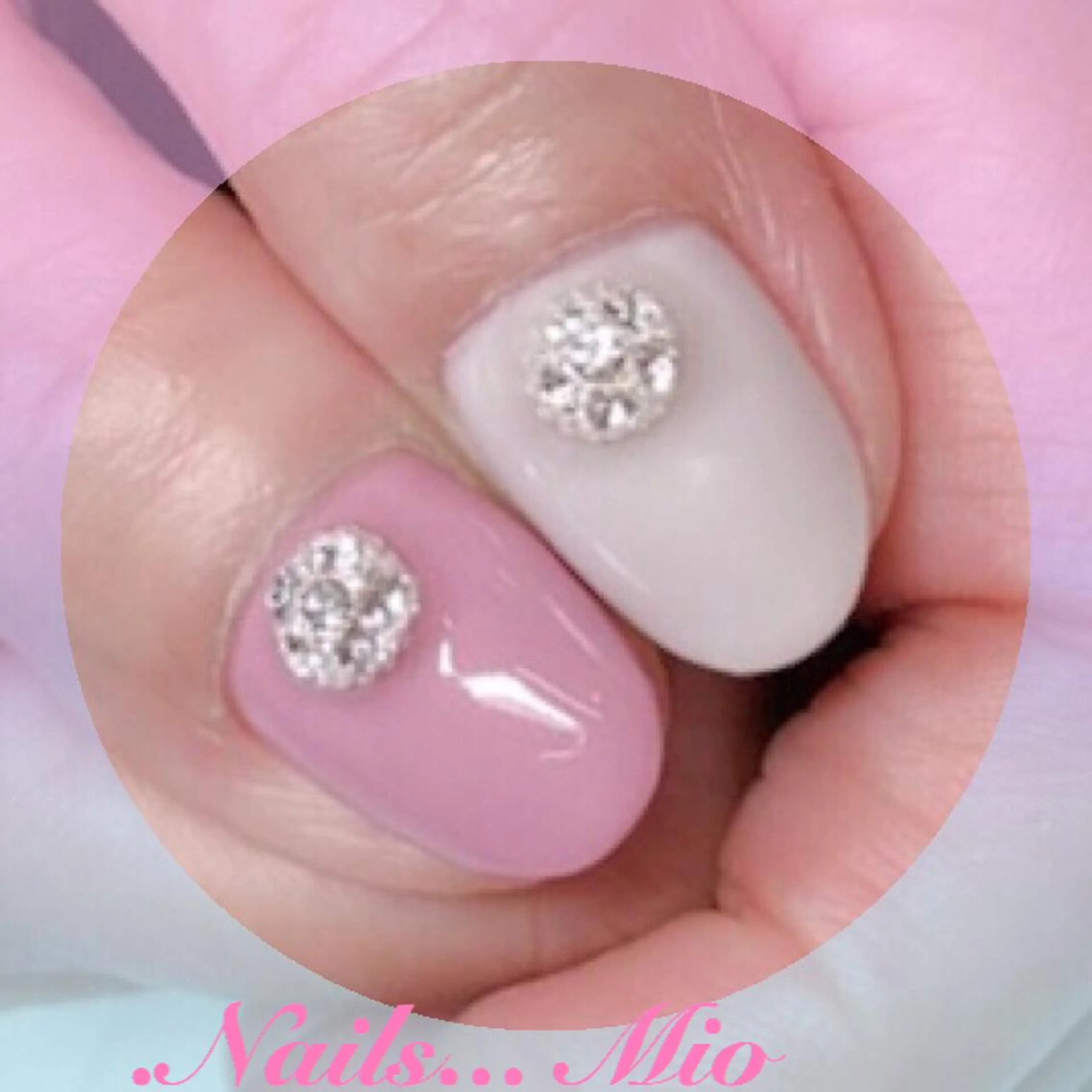 ネイル アートネイル ストーンネイル .Nails Mio 赤羽西ネイルサロンのネイルデザイン