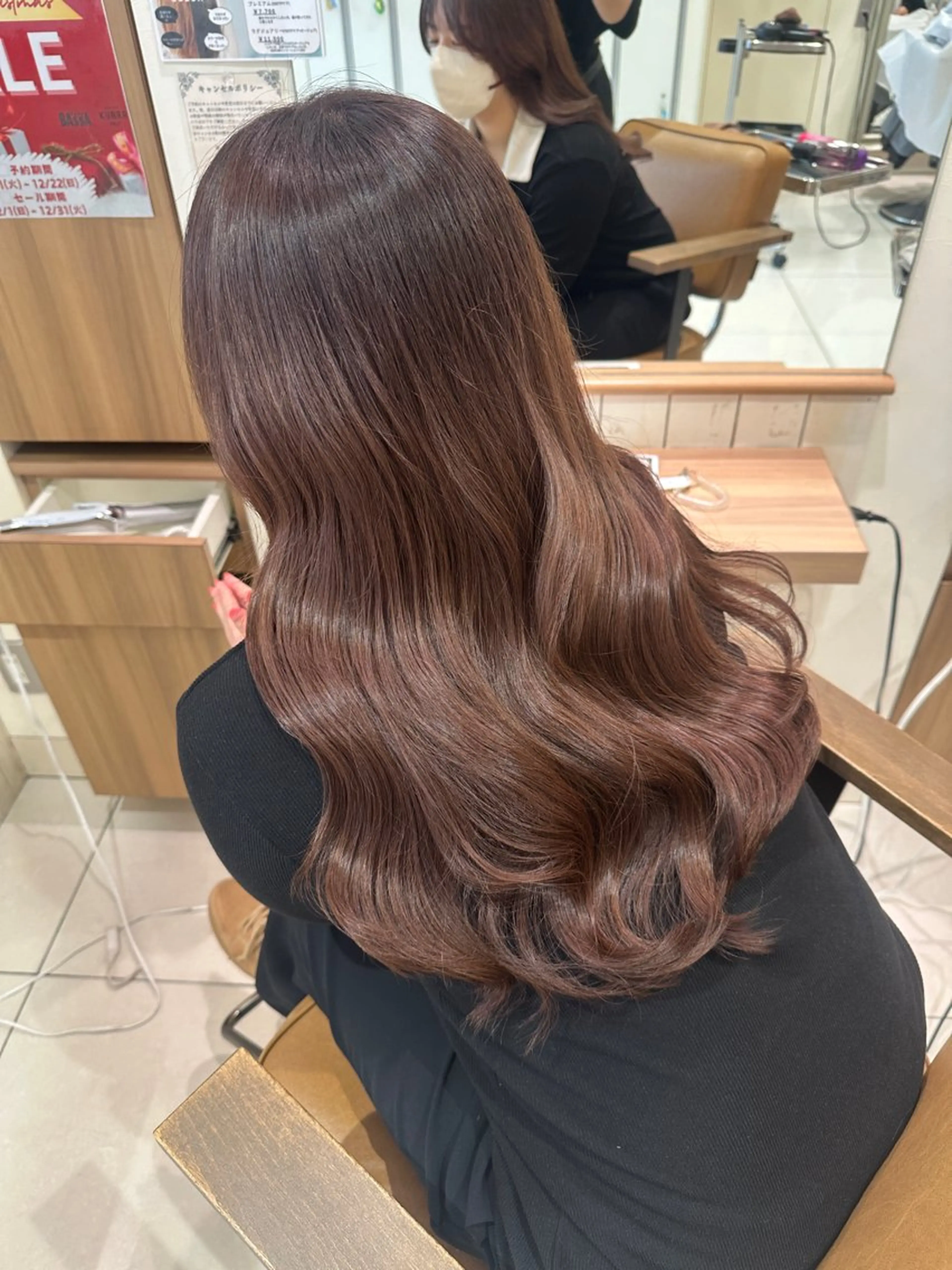 ロング カラー ヘアアレンジ ベージュカラー ショコラベージュ 透明感カラー カット ヘアカラー トリートメント レイヤーカット🪽 𝐼𝐾𝑈𝑀𝐼のヘアスタイル