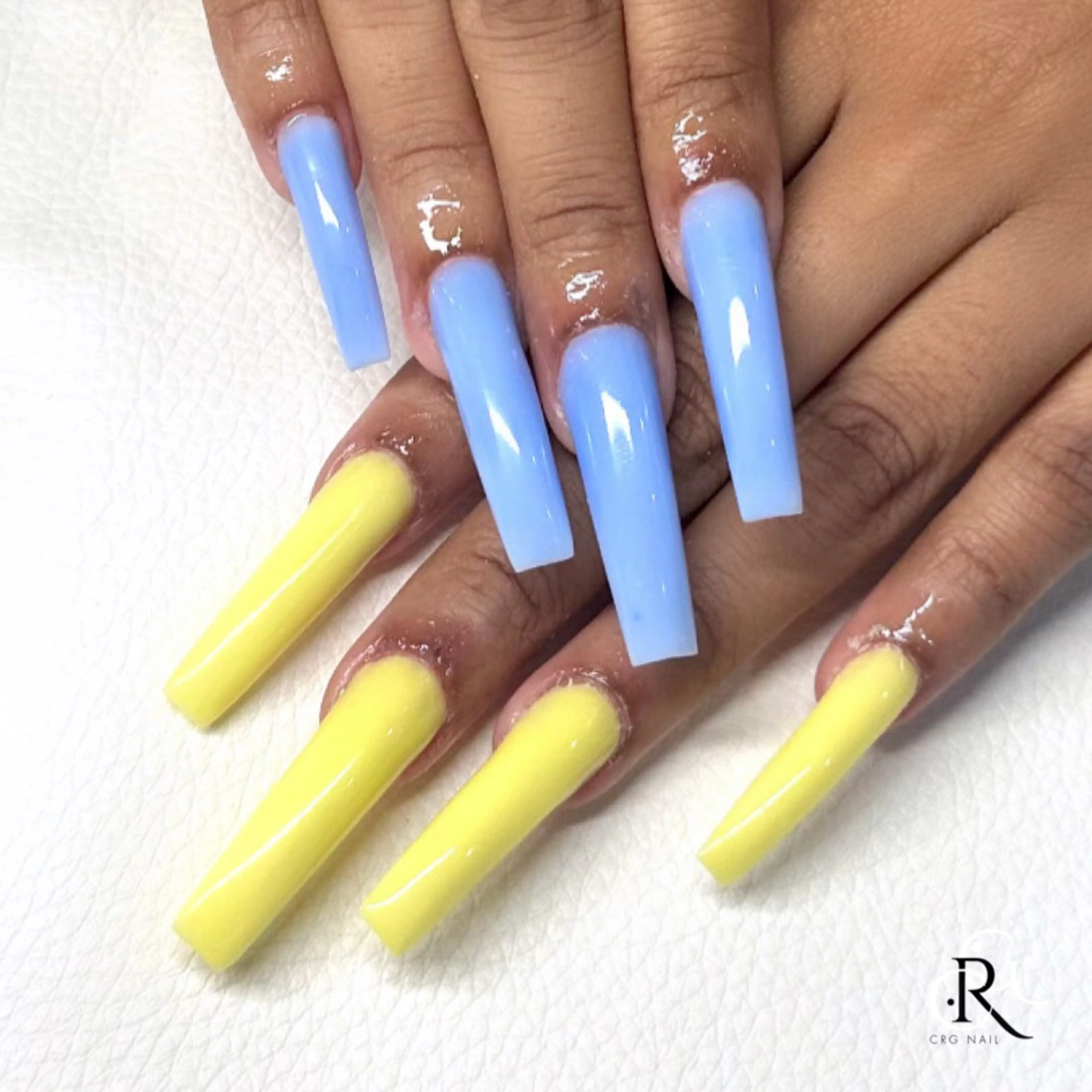 ネイル ブルー パステルネイル スクエアネイル 黄色 ハンドネイル 美フォルム✨ CRG　RURIのネイルデザイン