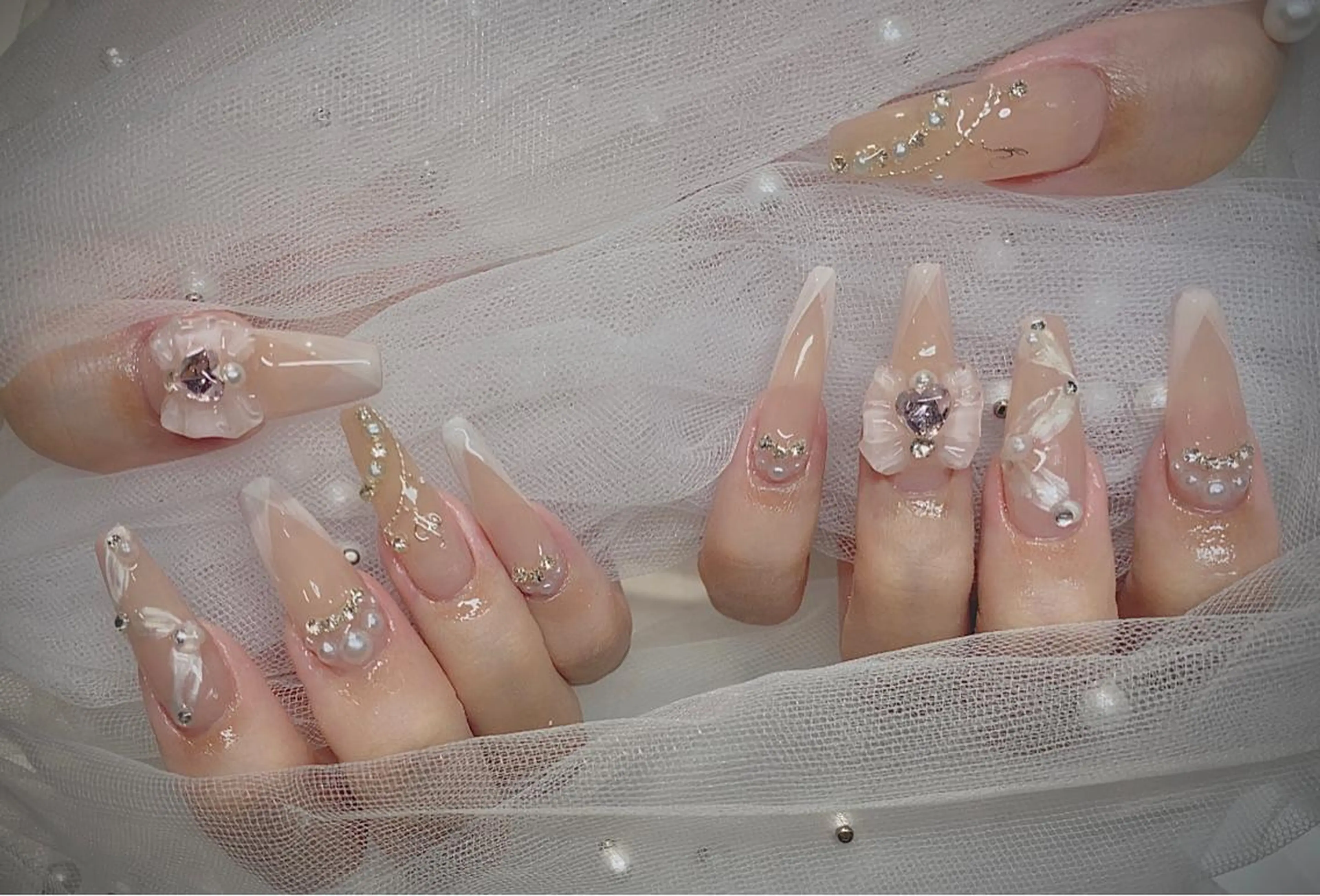 ネイル I-nailロング /ワンホン/キラキラのネイルデザイン