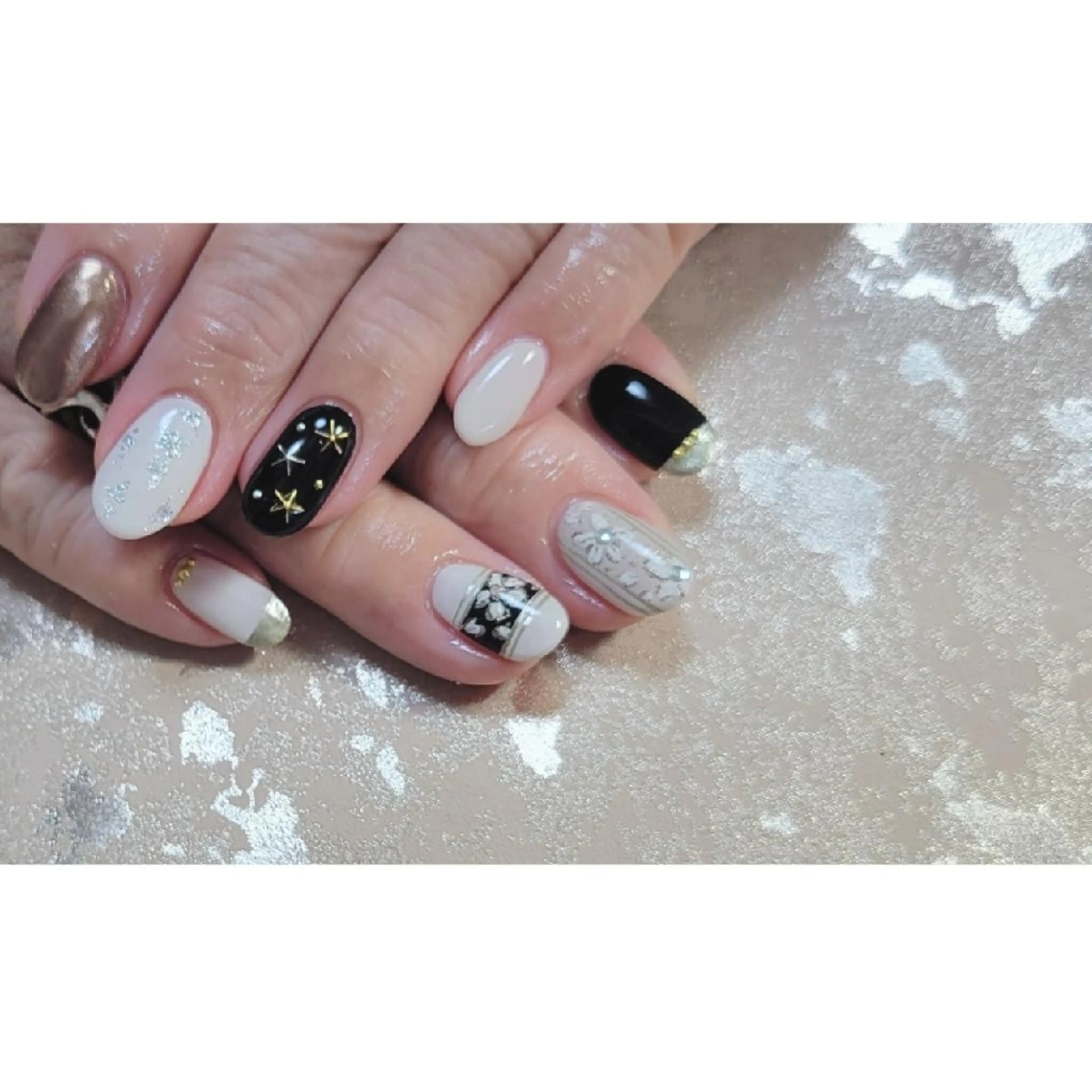 ネイル ストーンネイル ハンドネイル ネイルサロンほっこり kanaのネイルデザイン