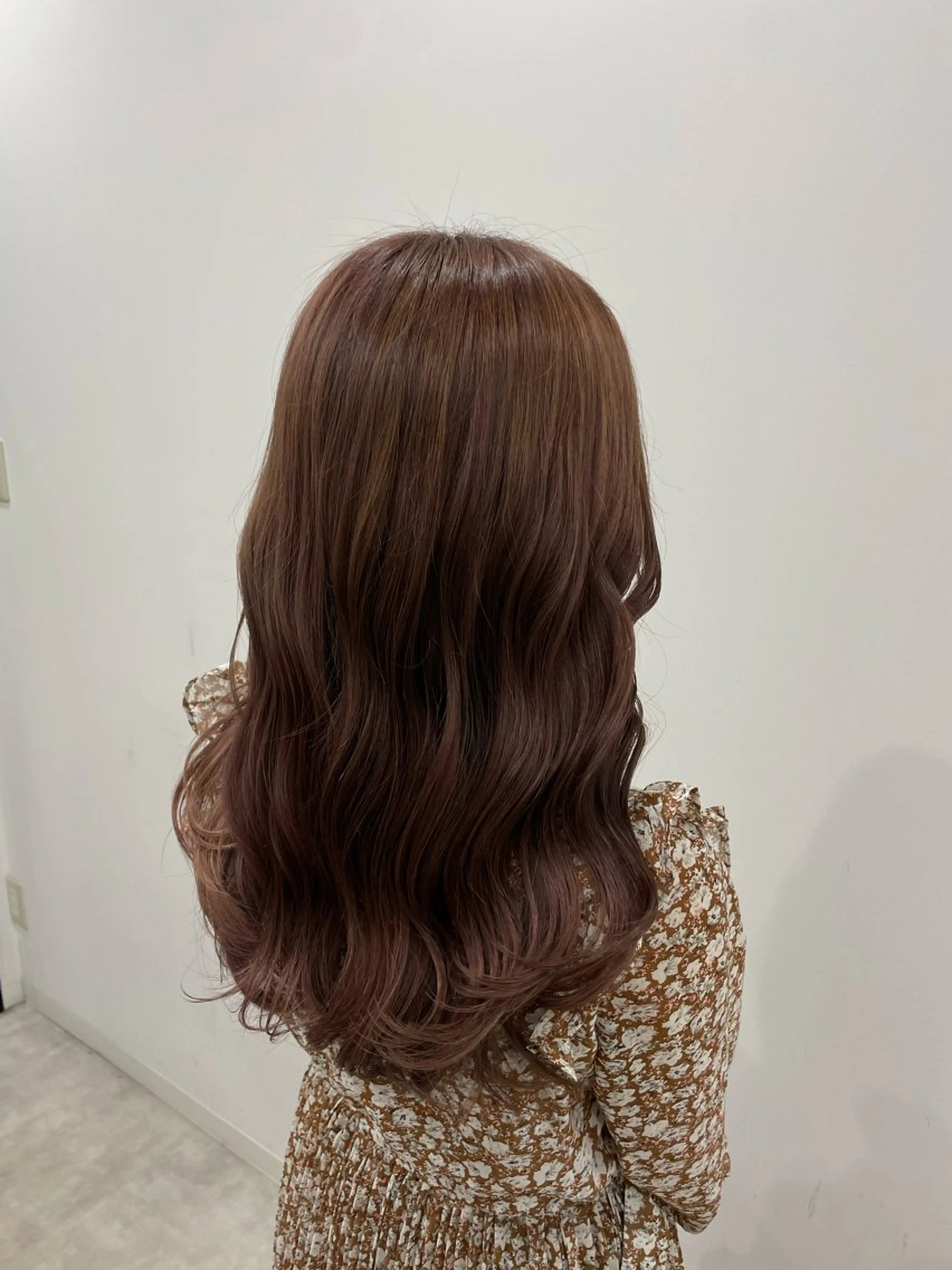 セミロング カット ヘアカラー トリートメント ニシザカ マナのヘアスタイル