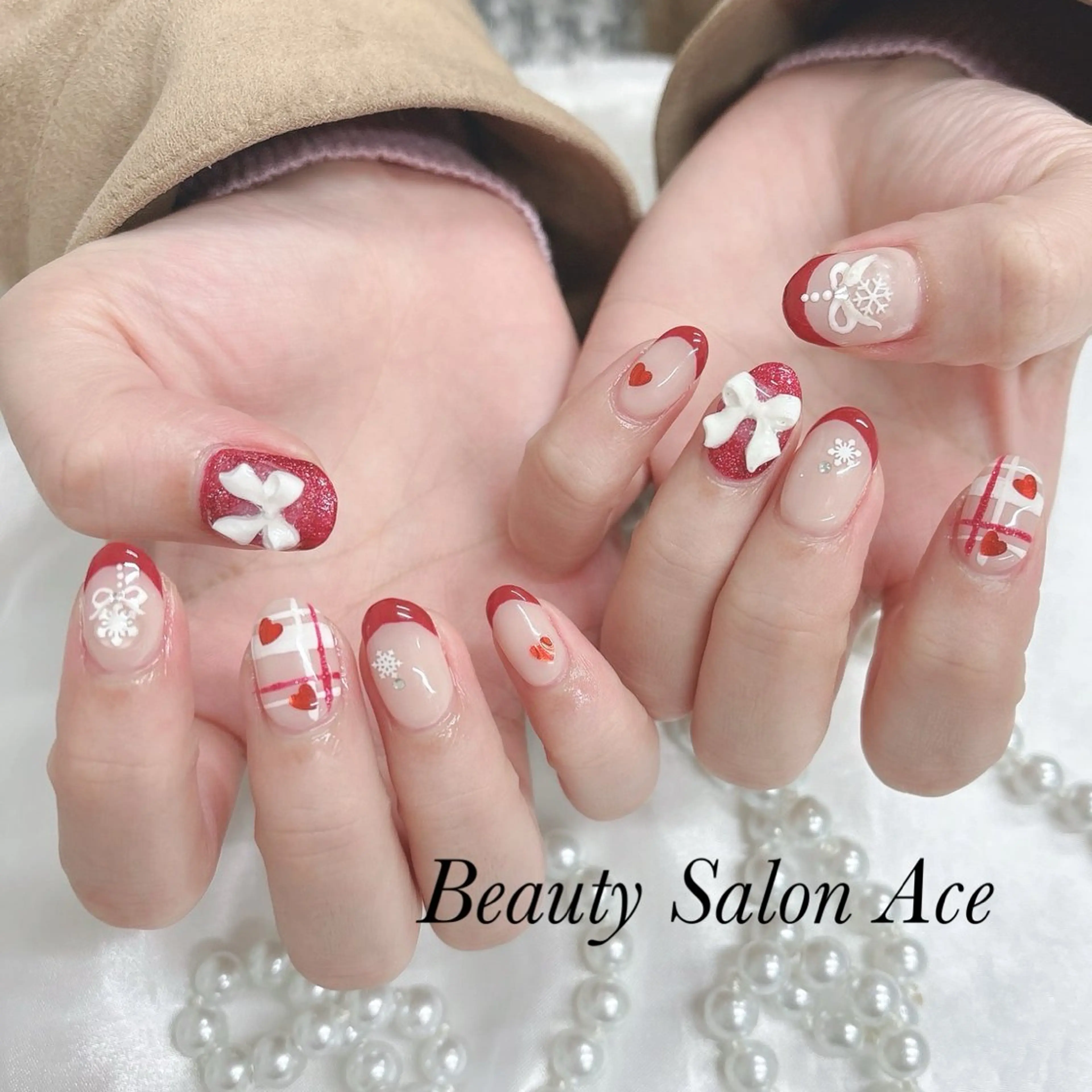 ネイル 冬ネイル クリスマス ハンドネイル ハンドケア Beauty Salon Ace(ネイルサロン エース)所属・池袋フィルイン Ace♡長さだしのネイルデザイン