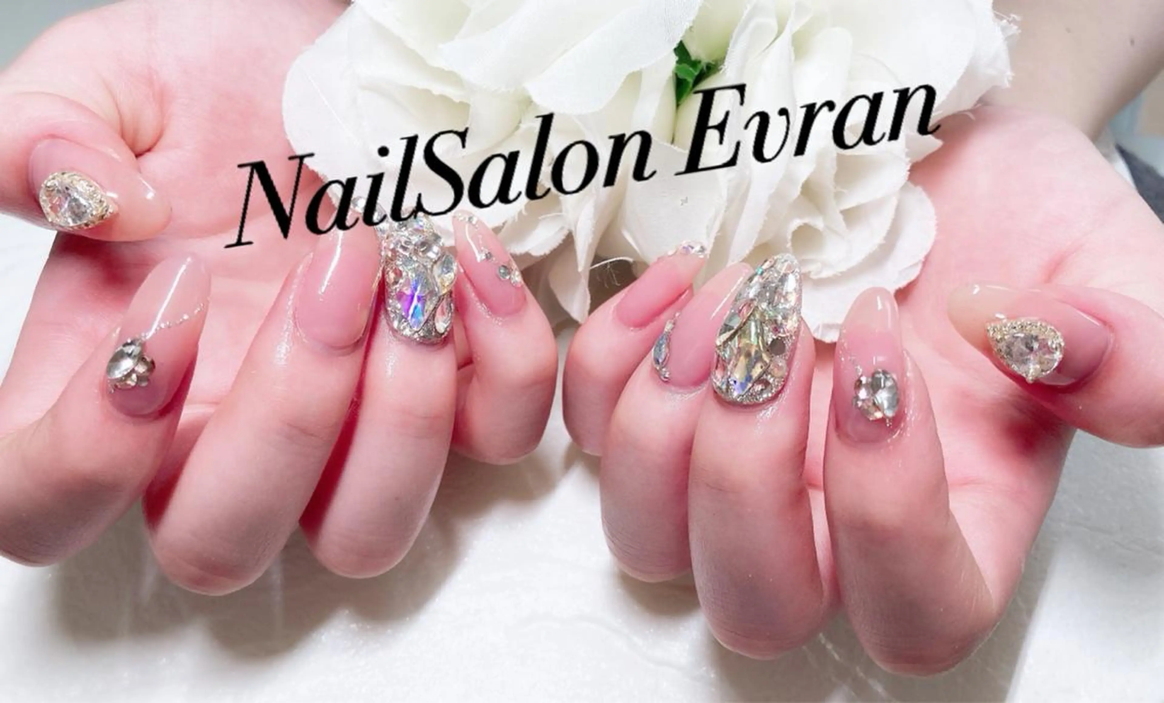 ネイル キラキラネイル ハンドネイル Nail salon Evranのネイルデザイン