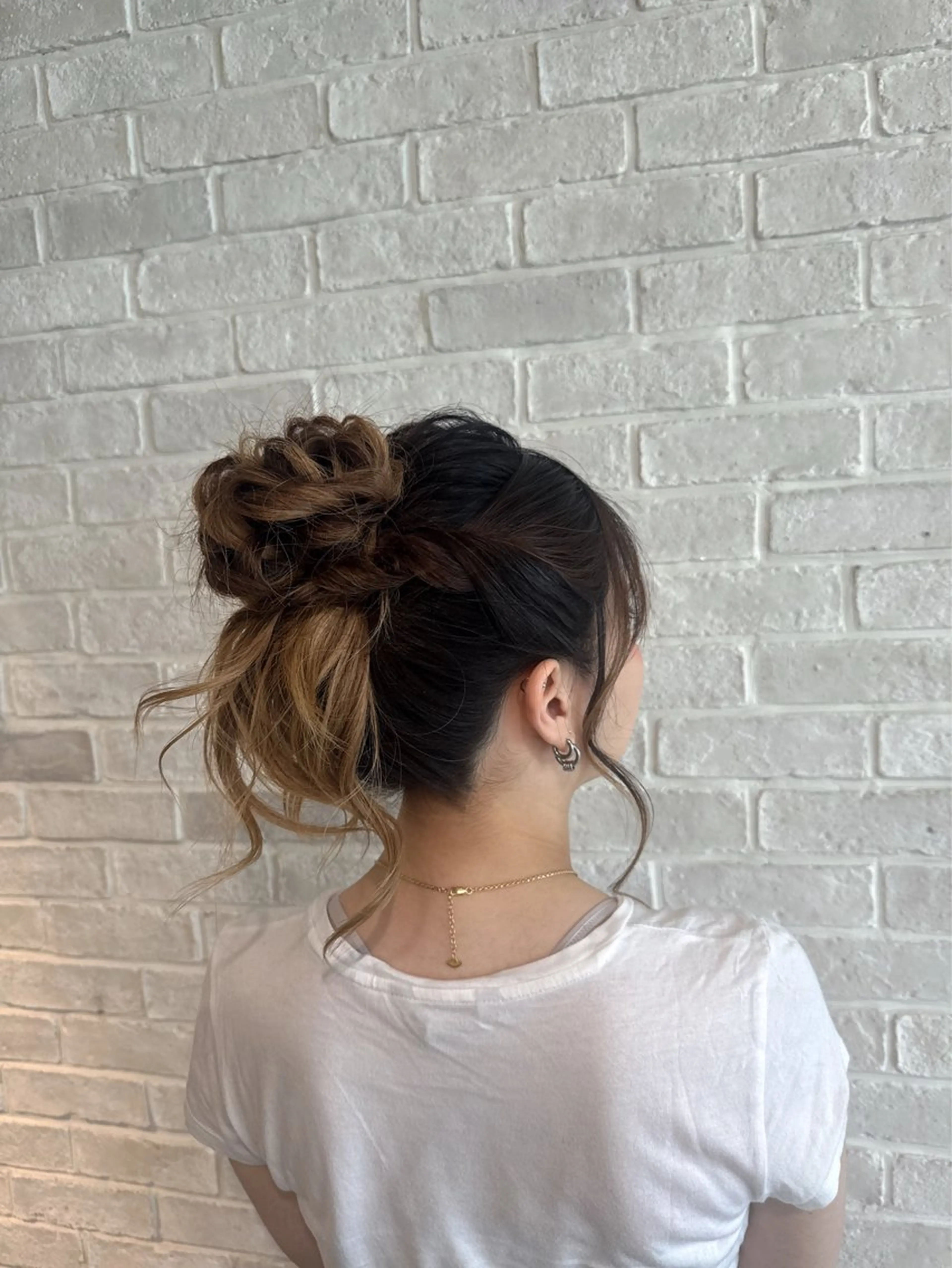 ミディアム ヘアアレンジ お団子ヘア ヘアセット 平川 沙季のヘアスタイル