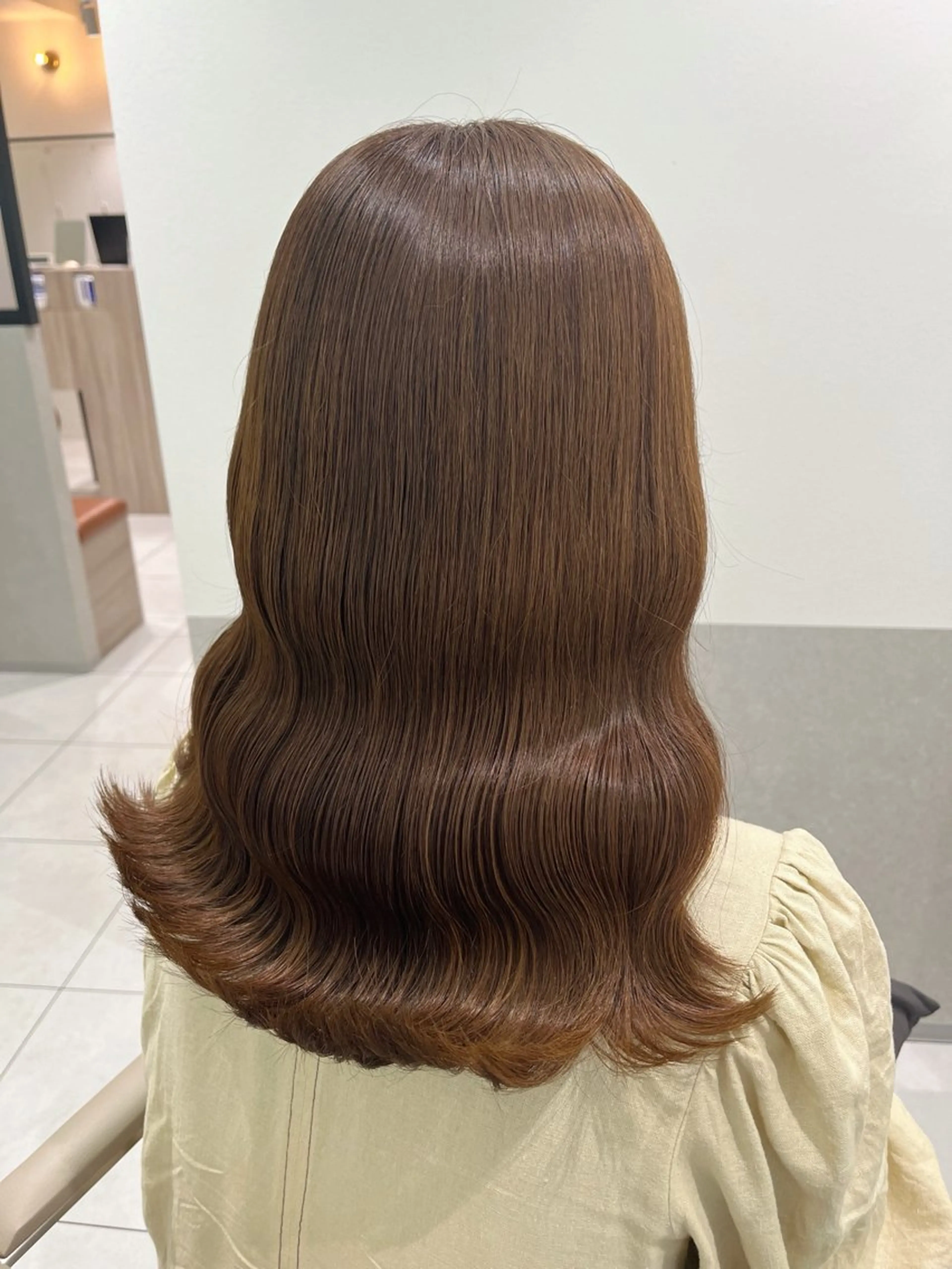セミロング カラー ヘアアレンジ ベージュカラー ブリーチ ブリーチなしカラー オリーブベージュ ヘアカラー トリートメント Eleanor 池袋 🧸Madoka🧸のヘアスタイル