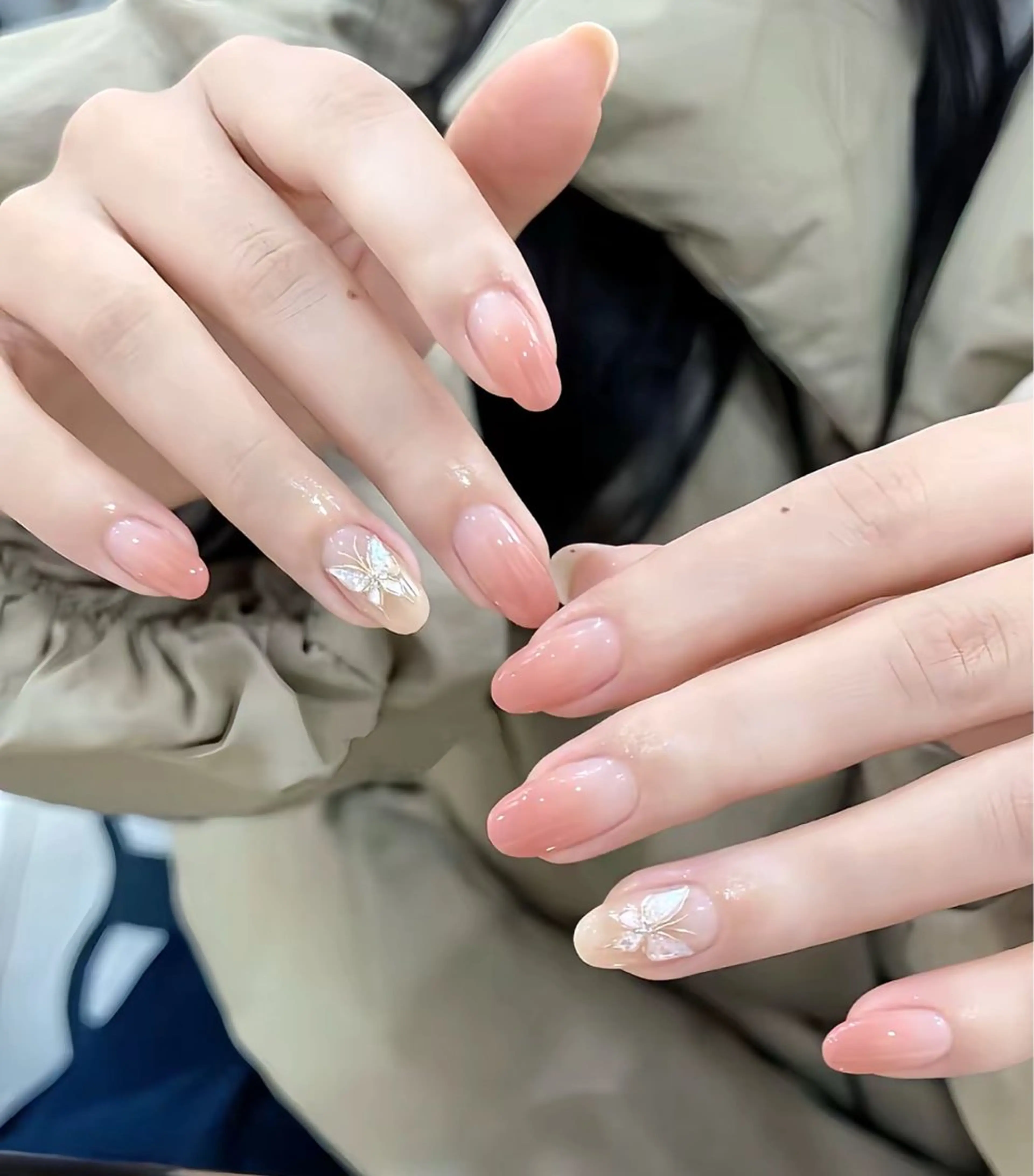 ネイル フットネイル フレンチネイル ジェルネイル マグネットネイル 持ち込み 石井 百合のネイルデザイン