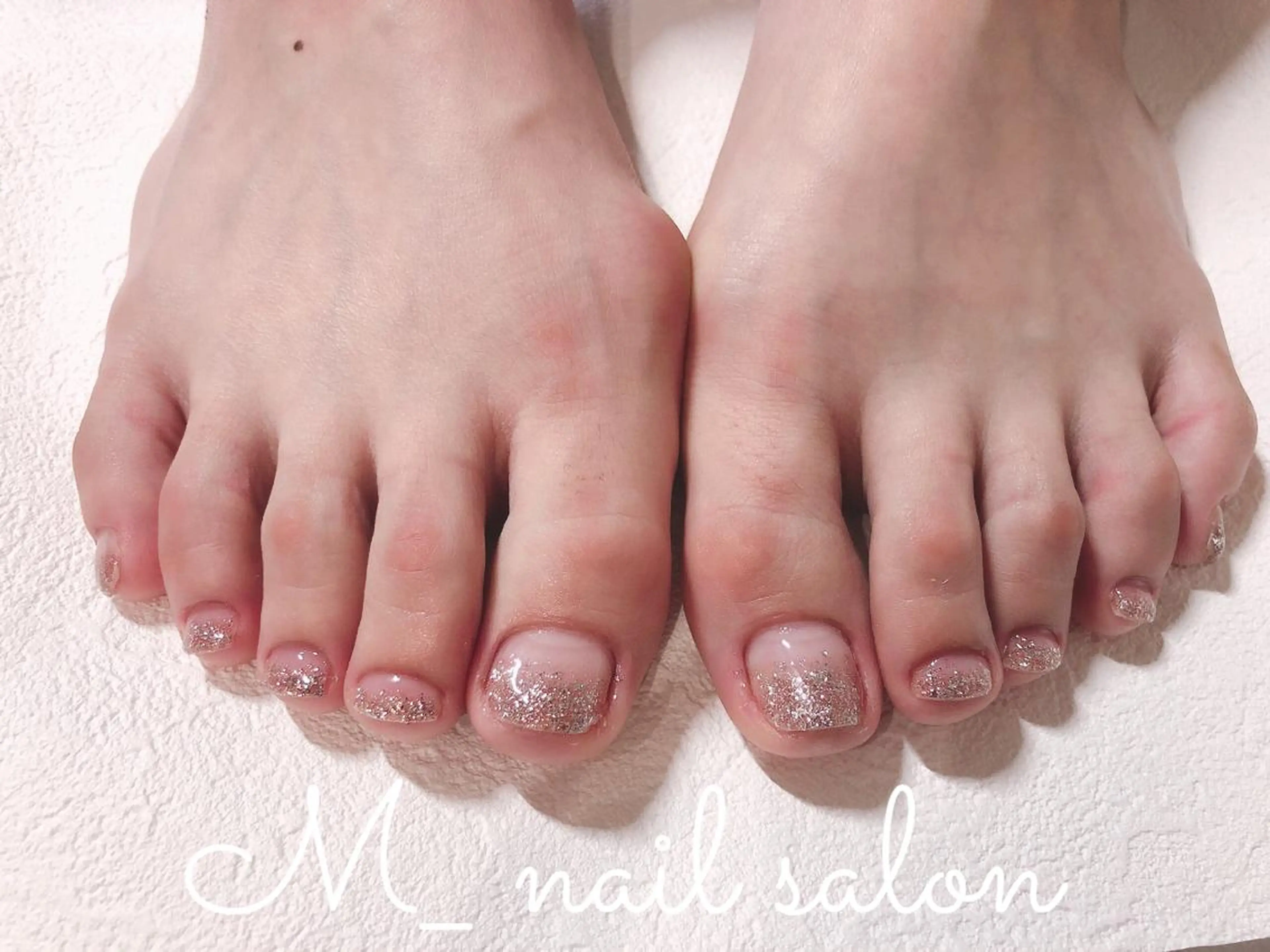 ネイル フットネイル ラメ(グリッター) ラメグラデーション M_nail salon所属・M_ nail salonのネイルデザイン