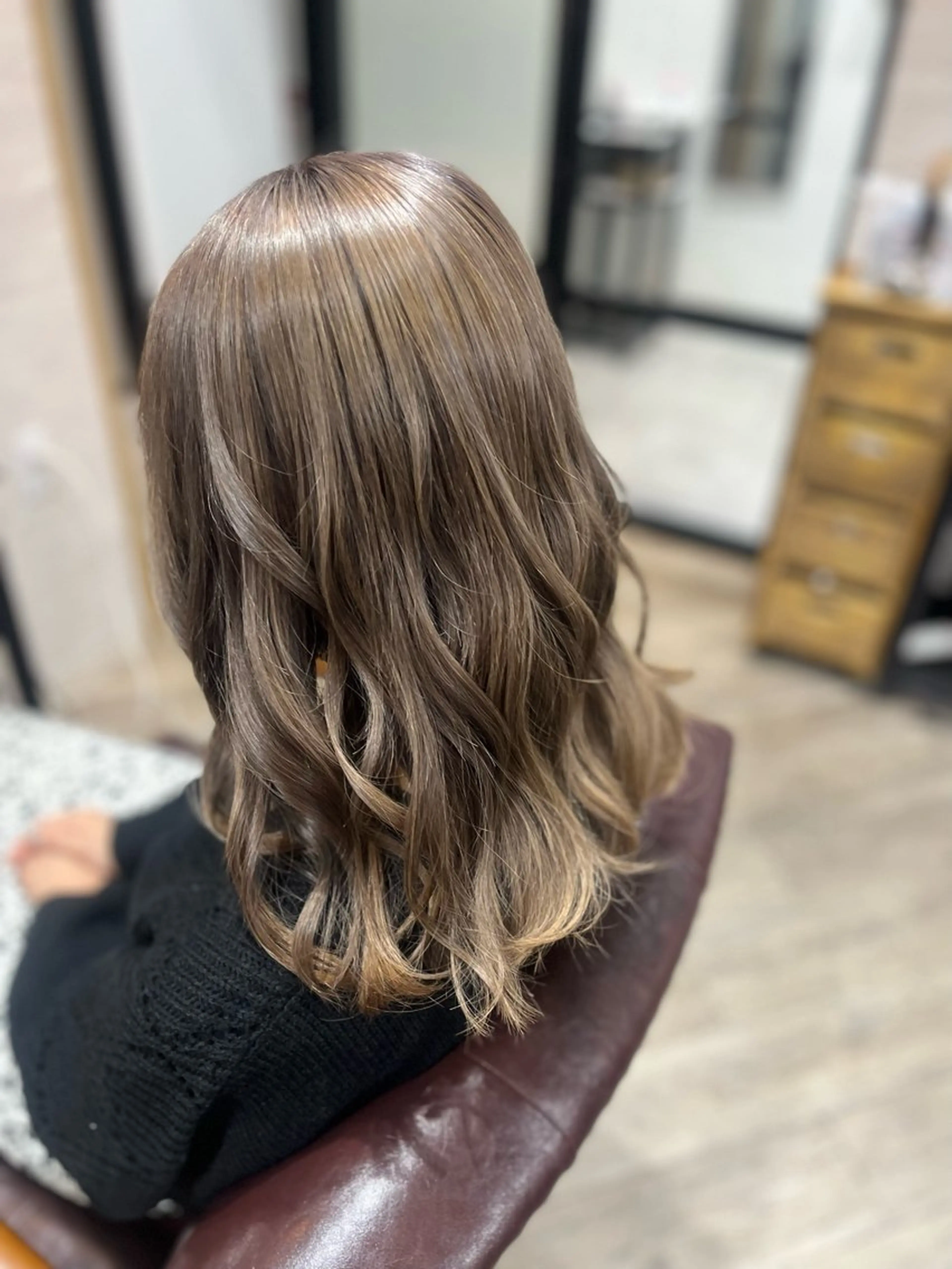 セミロング カラー ベージュカラー ブリーチ ミルクティーベージュ 🫧ぷる艶カラー🫧 Yuubi🦩のヘアスタイル