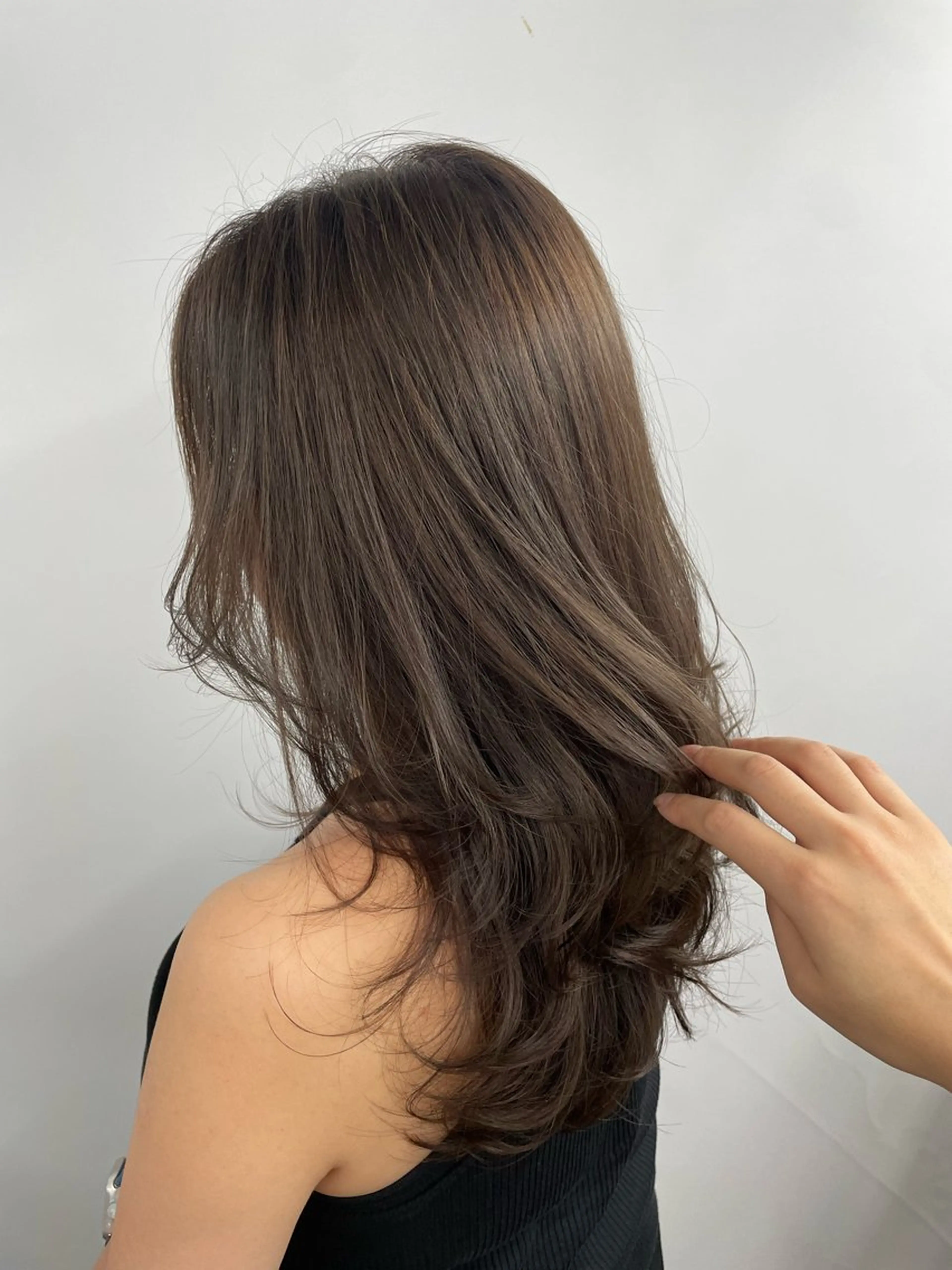 セミロング レイヤーカット 𝙃𝘼𝙍𝙐🎀 韓国×エクステのヘアスタイル