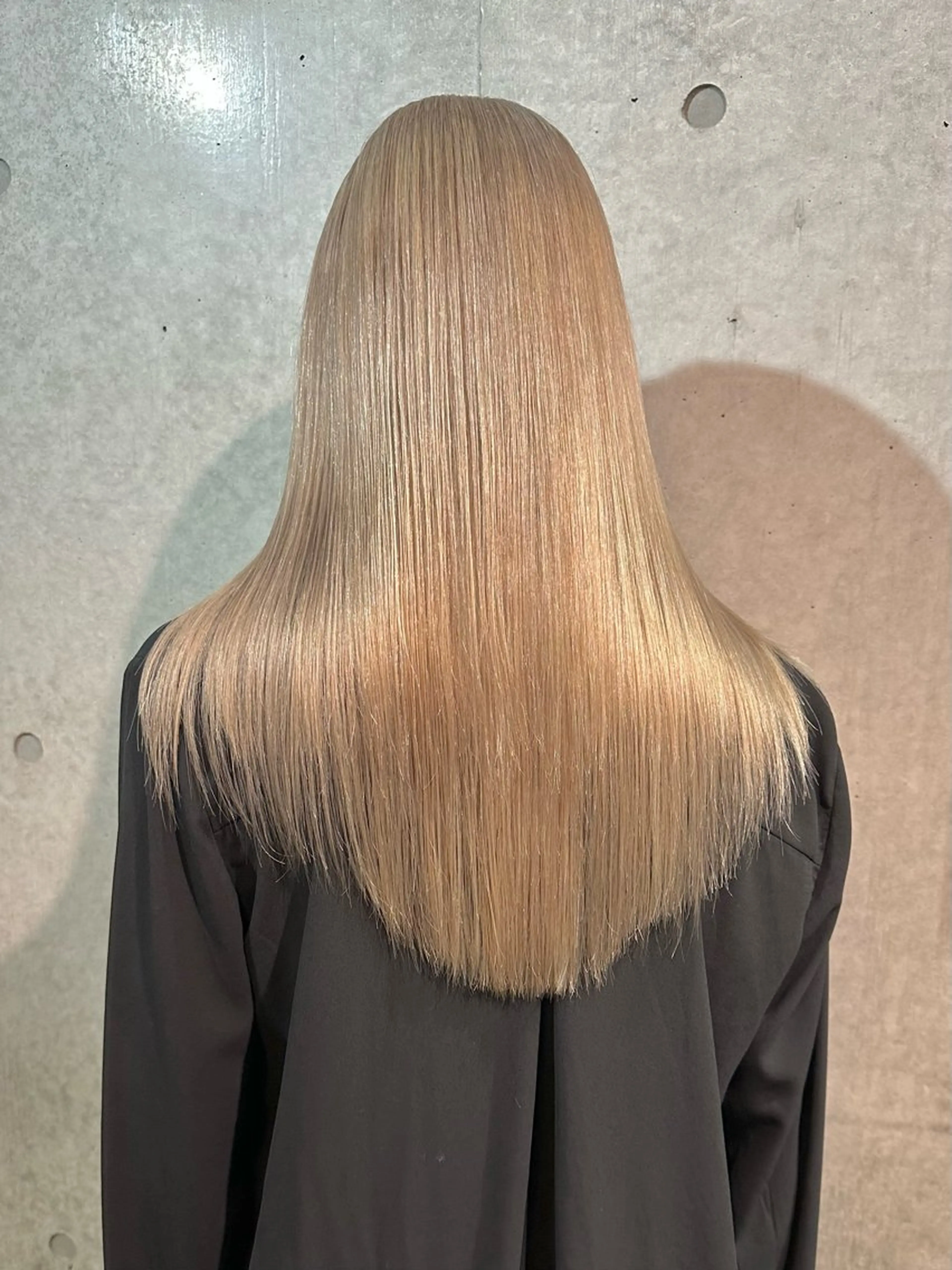 ⚪️ペールトーン⚪️ケアブリーチ×2+カラー+トリートメントの写真