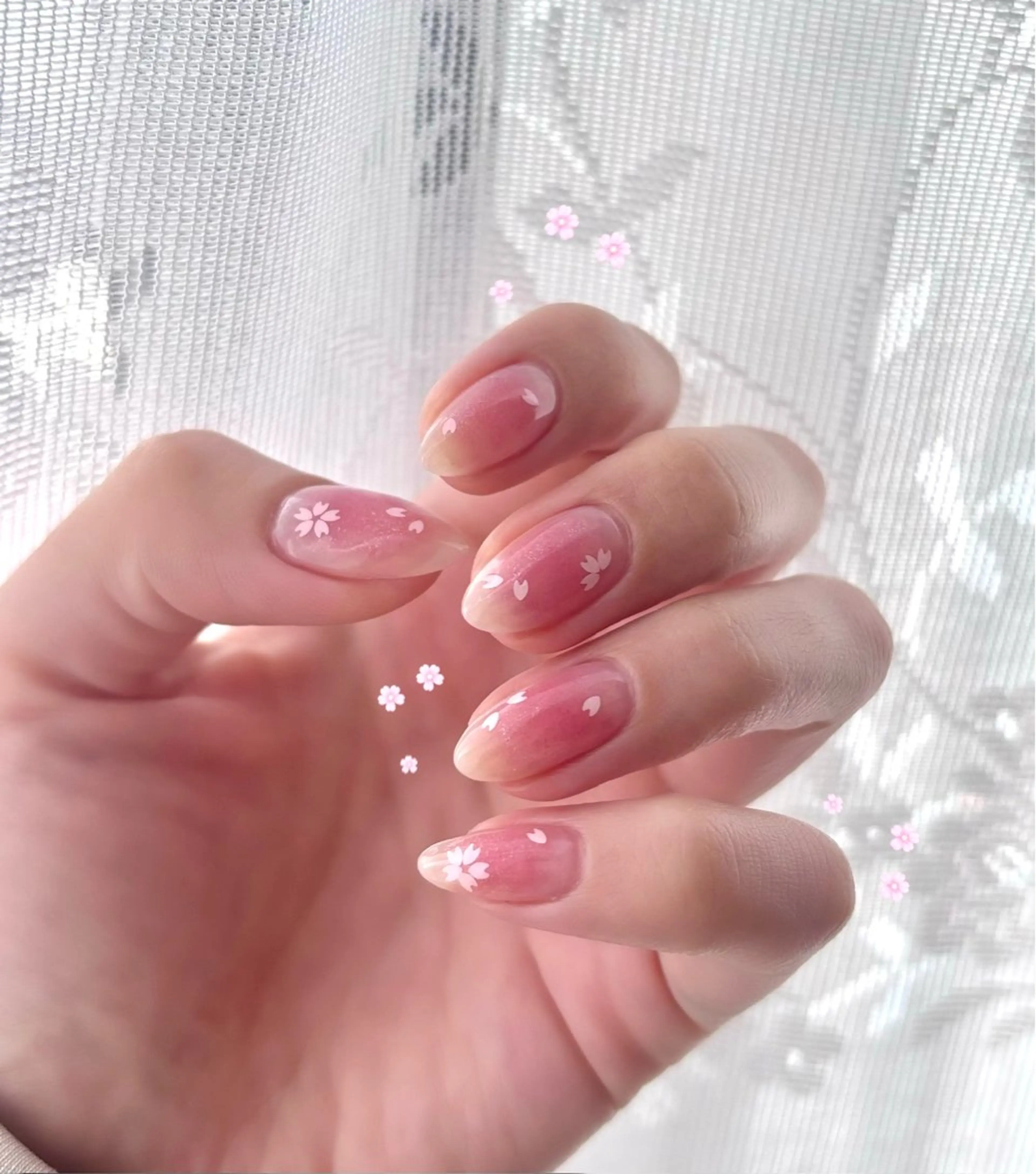 ネイル 桜ネイル シンプルネイル 春ネイル ハンドネイル 伊藤 菜緒のネイルデザイン