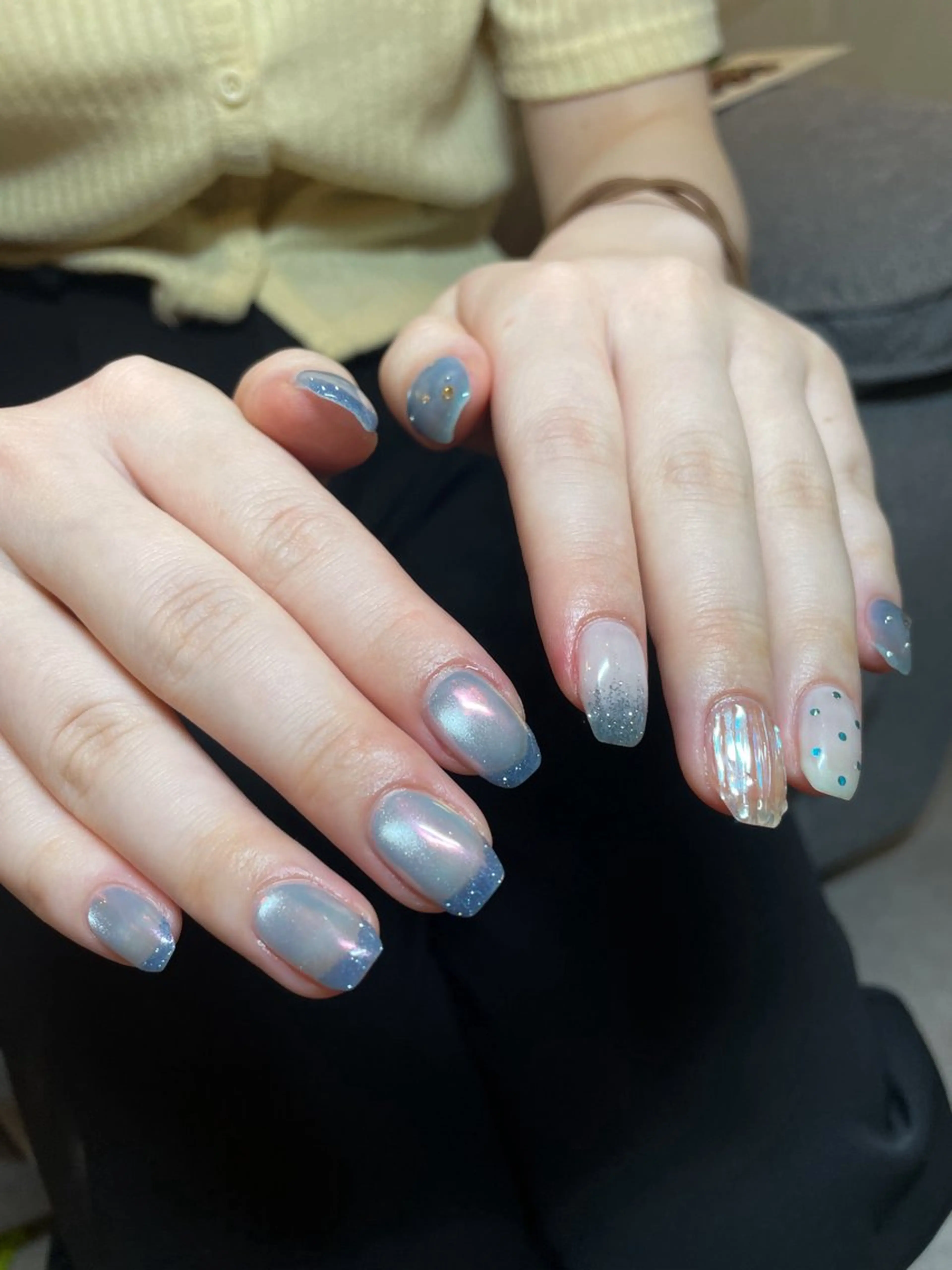 ネイル オーロラネイル 水色 マグネットネイル ブライダルネイル anny ／あにのネイルデザイン