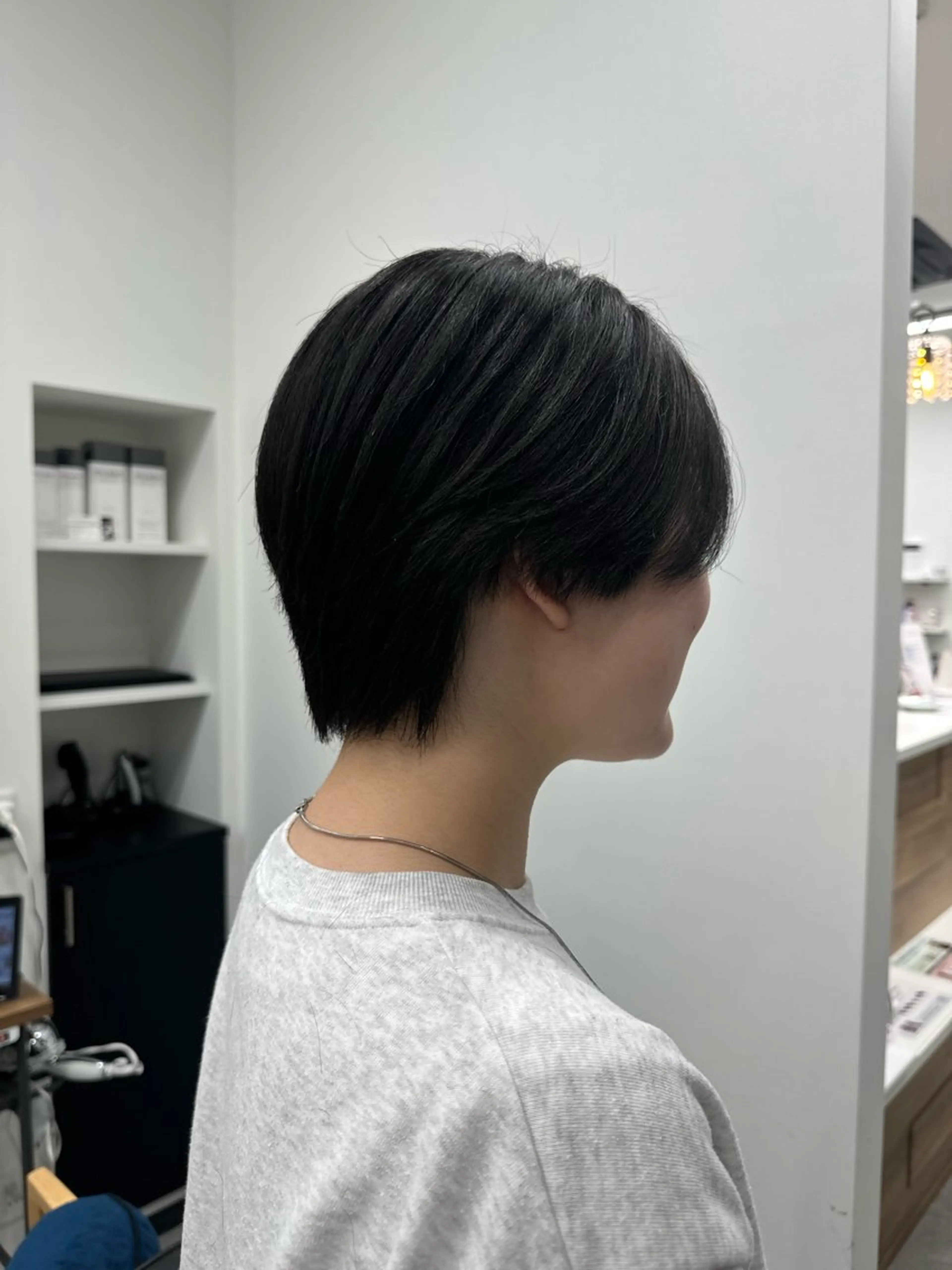 ショート カラー ハンサムショート ショートヘア BELLE by revo所属・𝘀𝗮𝗲/ 艶髪/ショートボブのヘアスタイル