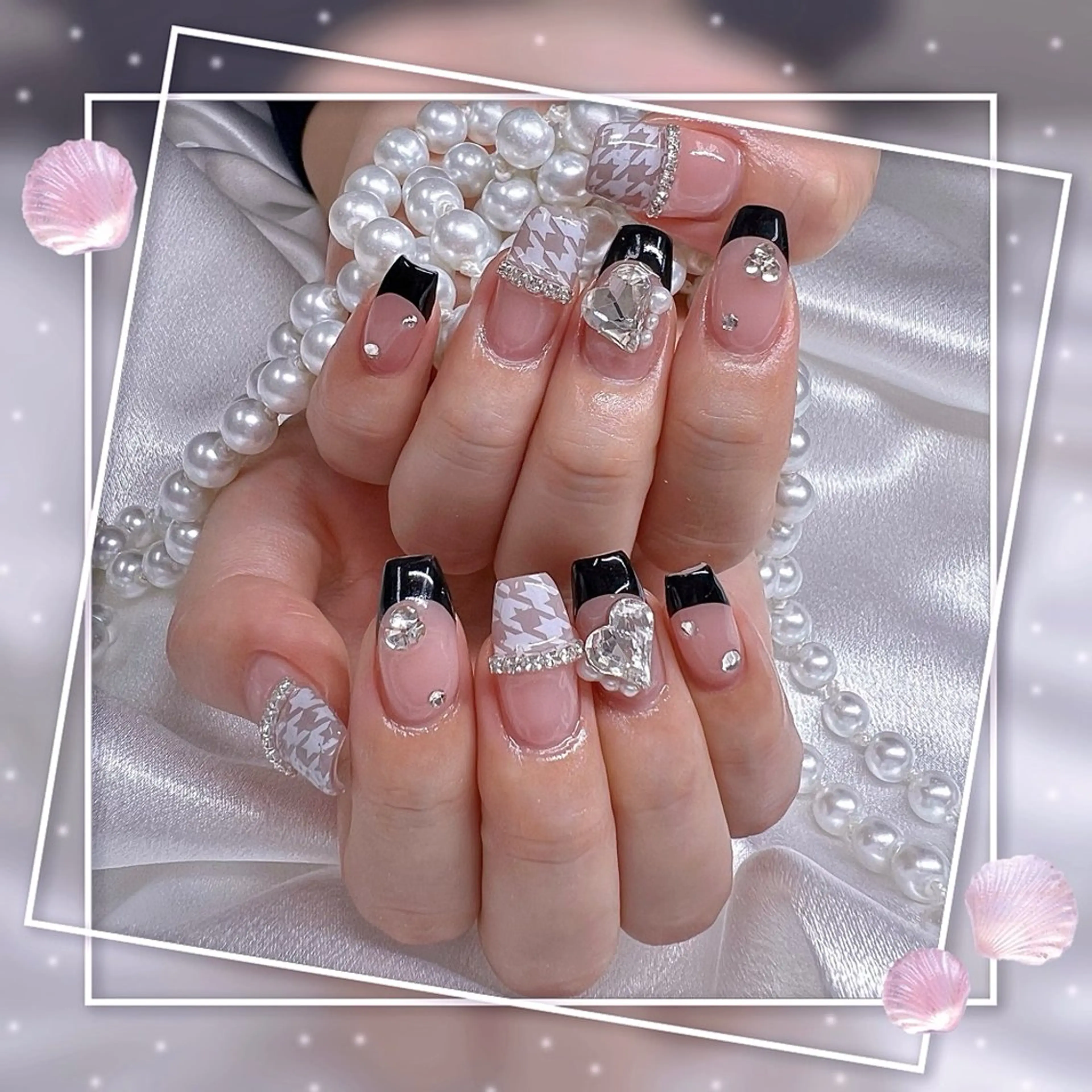 ネイル フレンチネイル グラデーション キラキラネイル 韓国ネイル マグネットネイル ハンドネイル ハンドケア Chill Nailsalonのネイルデザイン