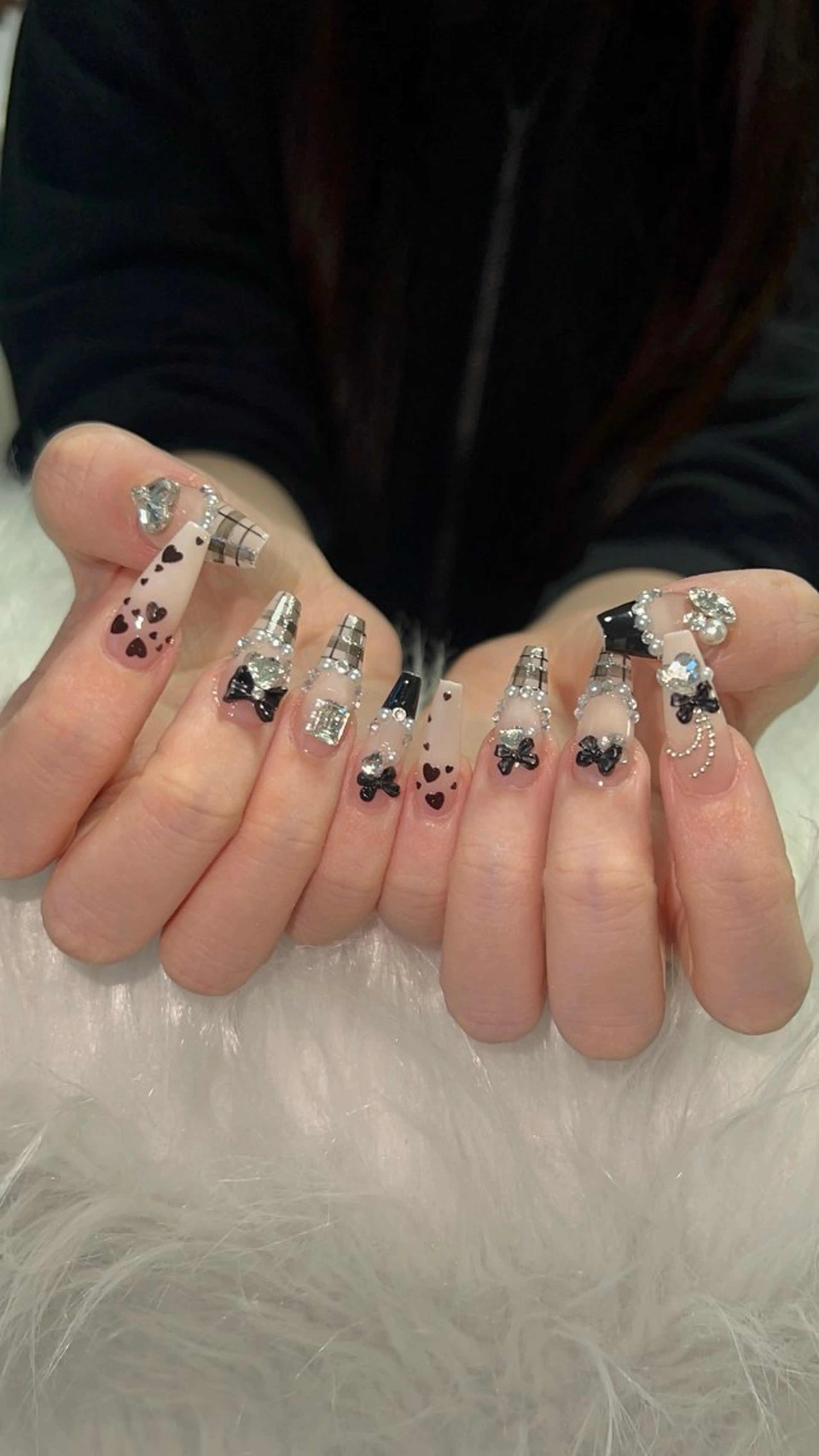 ネイル オーロラネイル クリアネイル フラッシュネイル ジェルネイル グラデーション ハンドネイル Amee Nailsalonのネイルデザイン