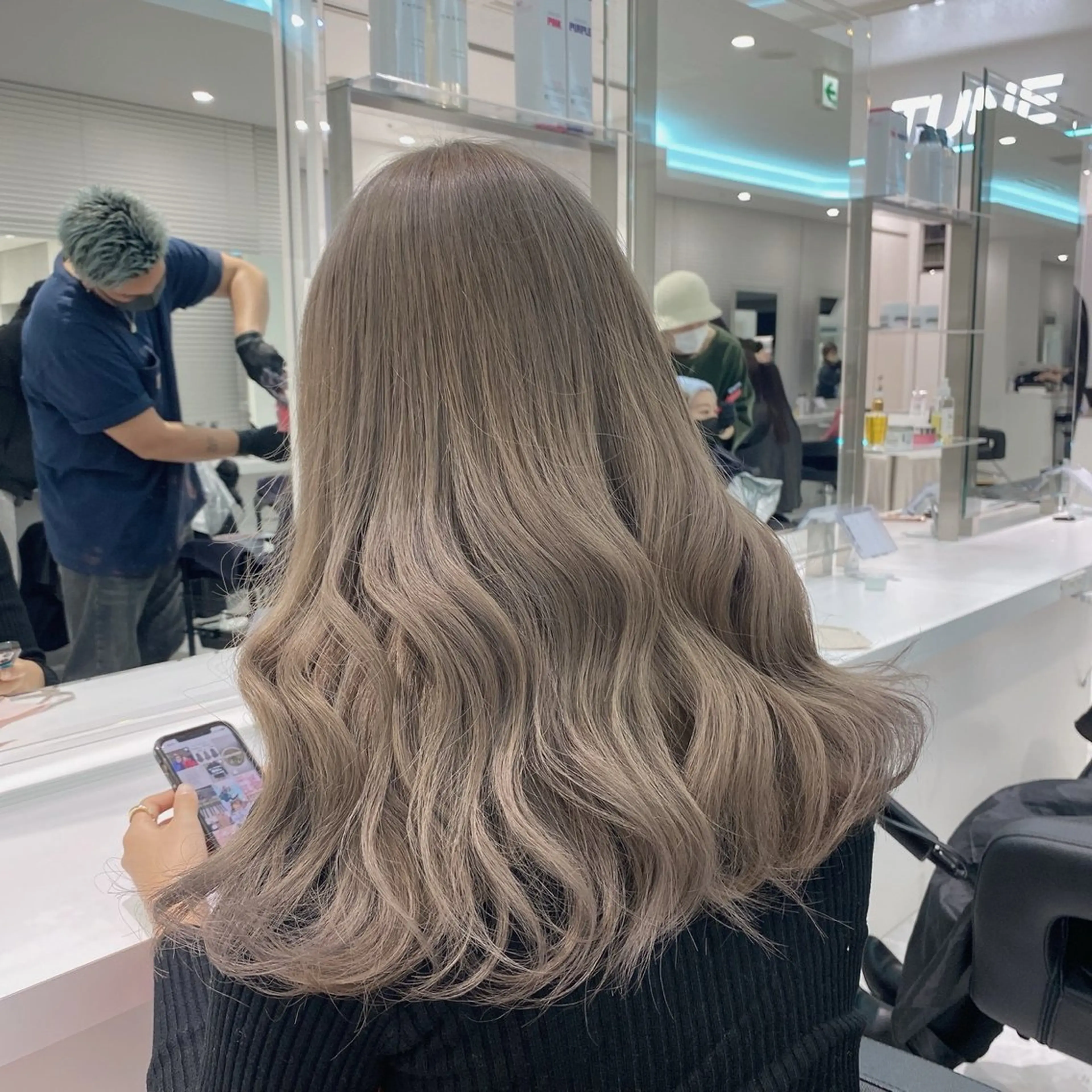 セミロング 透明感くすみカラー 🩶カナタ🩶のヘアスタイル