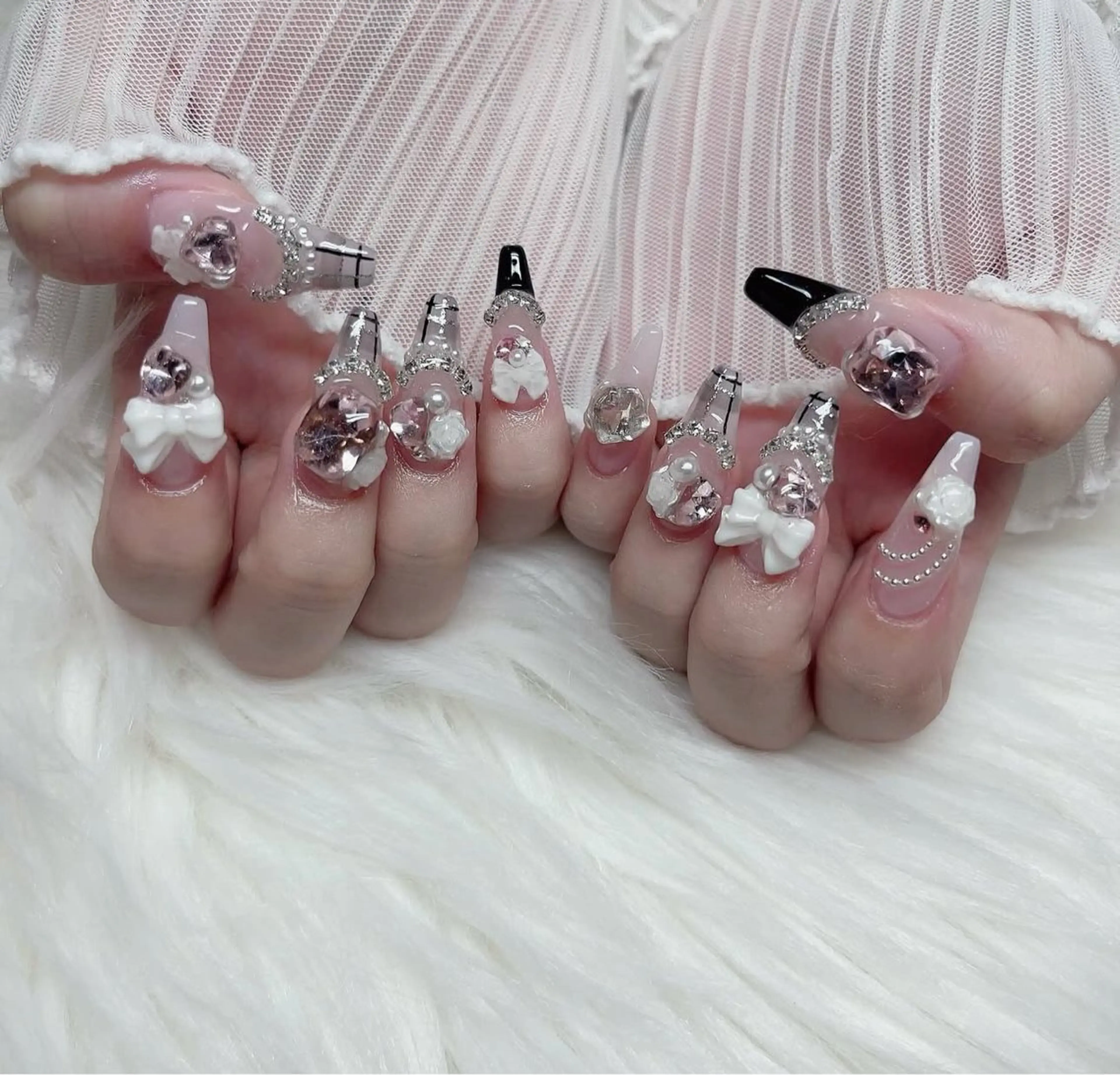 ネイル 成人式 ロングネイル マグネットネイル 大理石ネイル(マーブル) リボン ハンドネイル ZUZU AMEE NAILのネイルデザイン