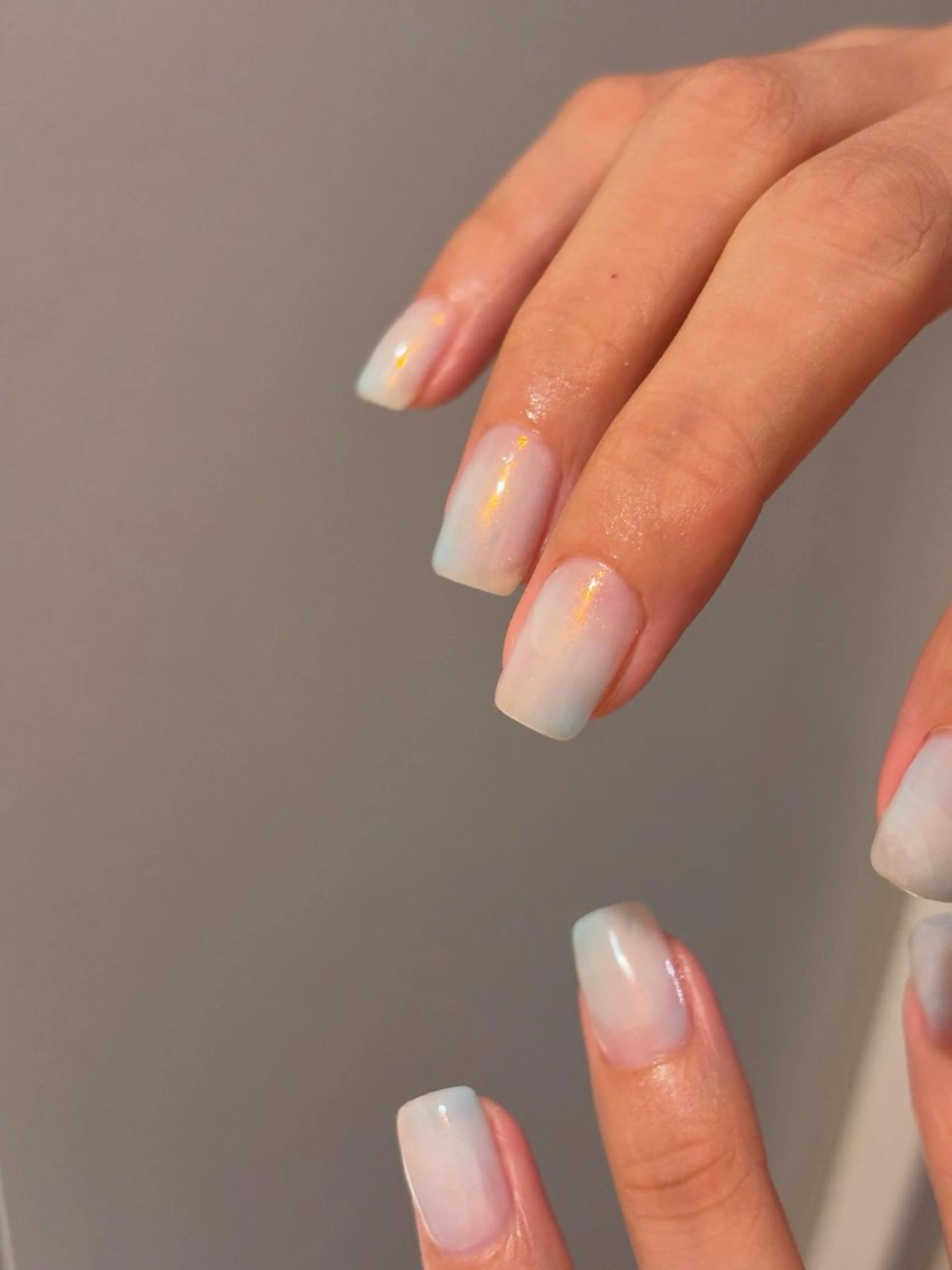 ネイル オーロラネイル ラメ(グリッター) ハンドネイル Elio所属・Elio 国泰寺のネイルデザイン