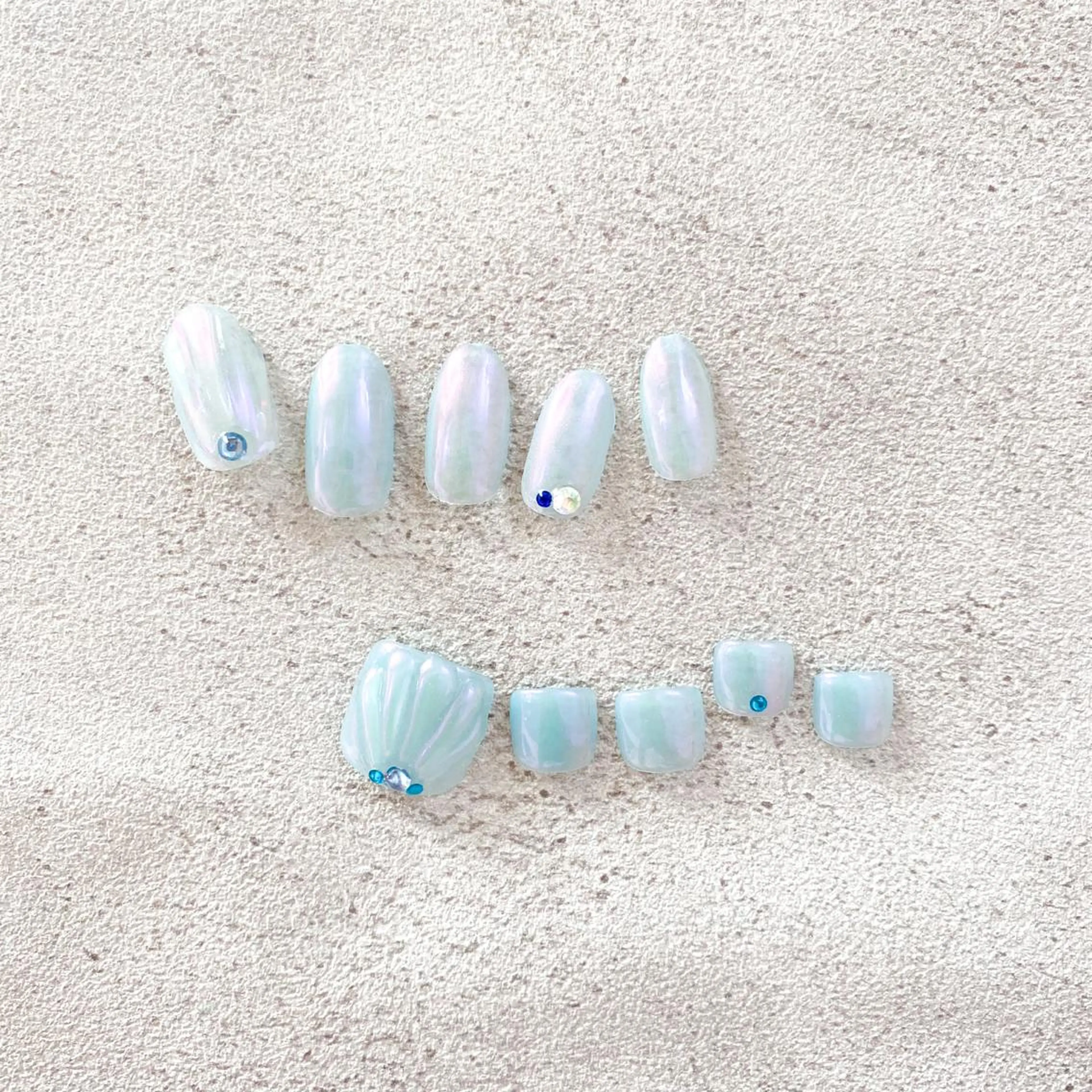 ネイル ゴテゴテ💙ワンホン リオナのネイルデザイン