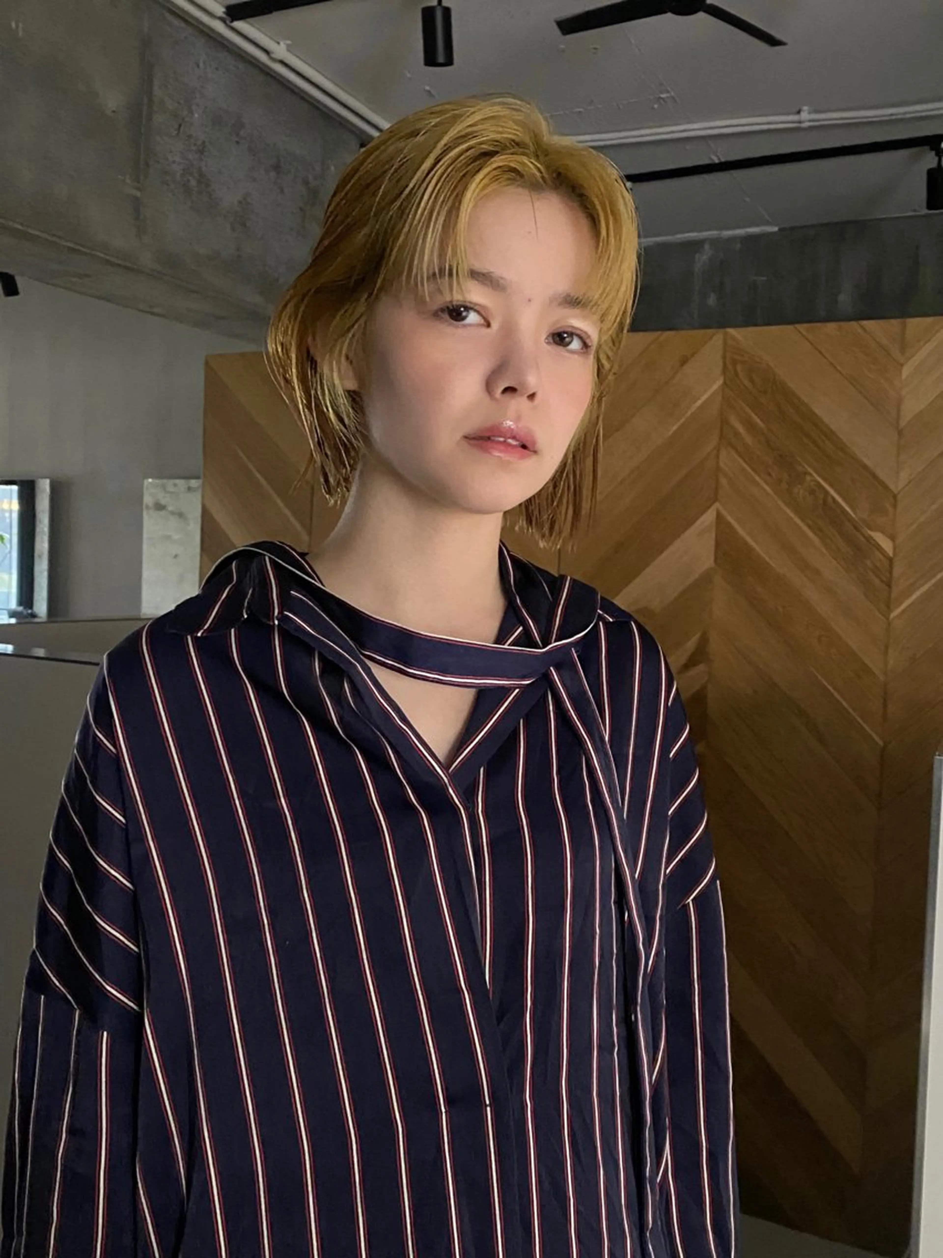 ショート カラー イエローカラー ボブ 高発色ブリーチ/ ハイレイヤー🪽aiのヘアスタイル