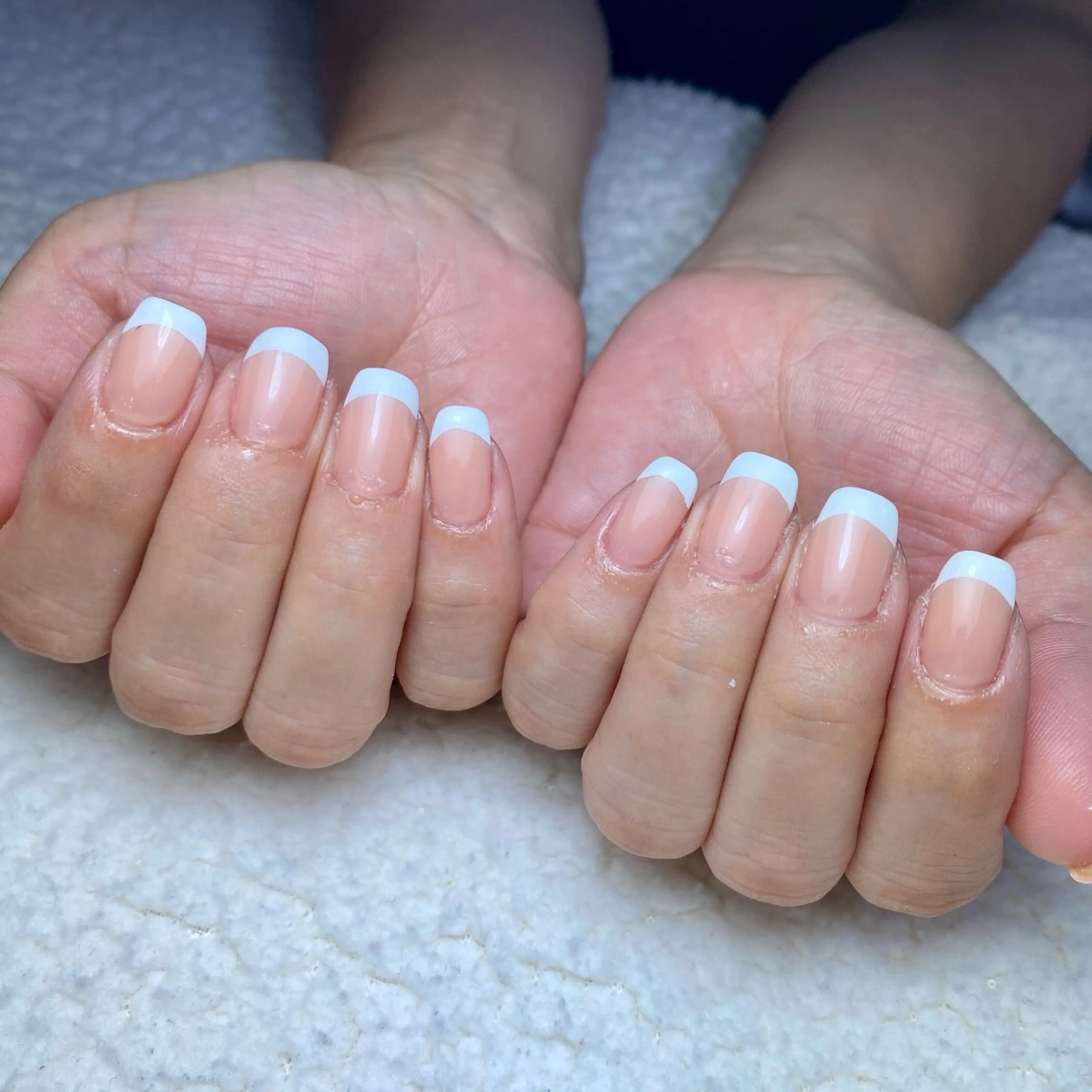 ネイル フレンチネイル ホワイト ハンドネイル COCO+所属・COCO +のエステ・リラクイメージ