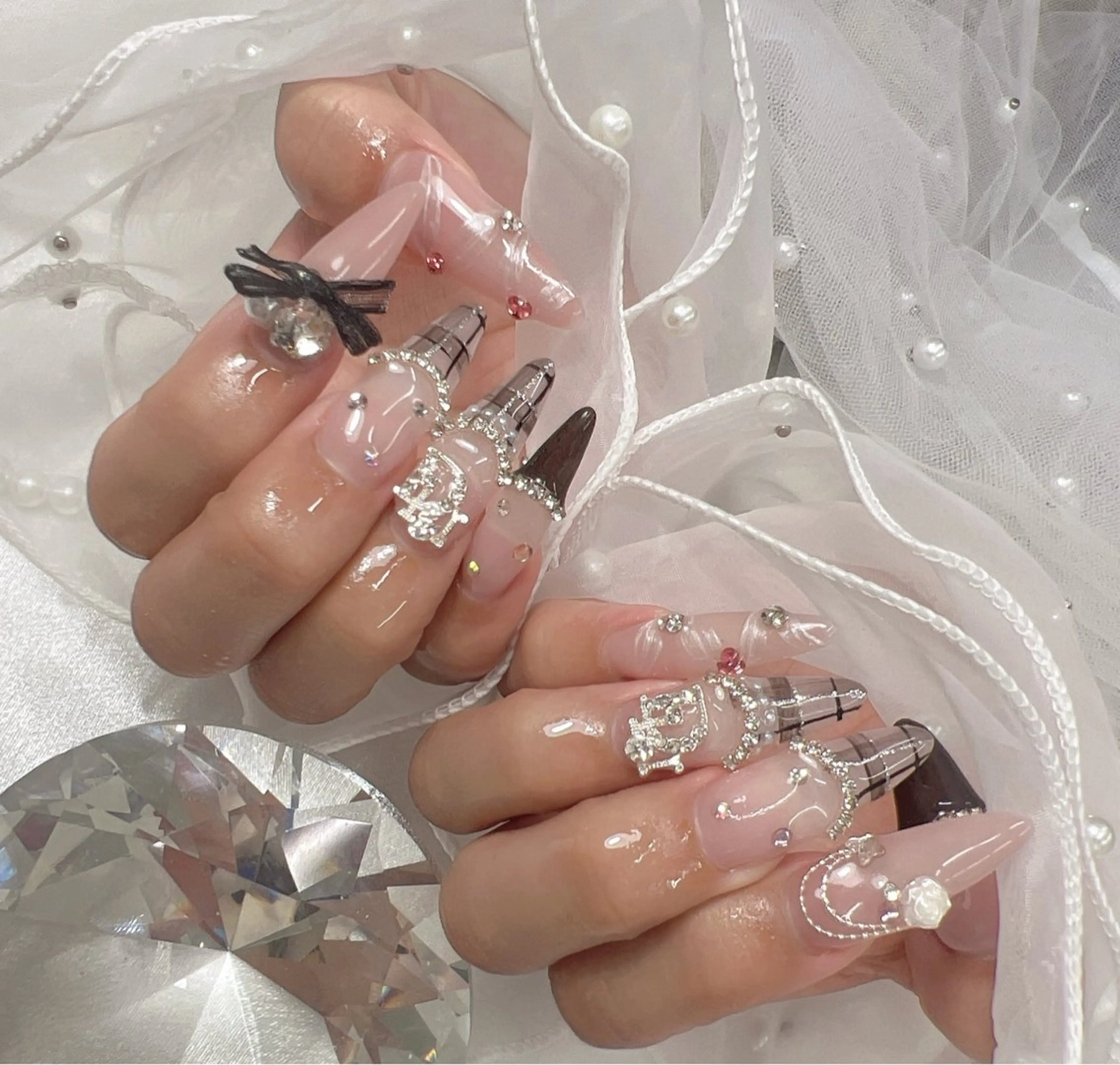 ハンドネイル bijou nails所属・bijou nails　蓮のネイルデザイン