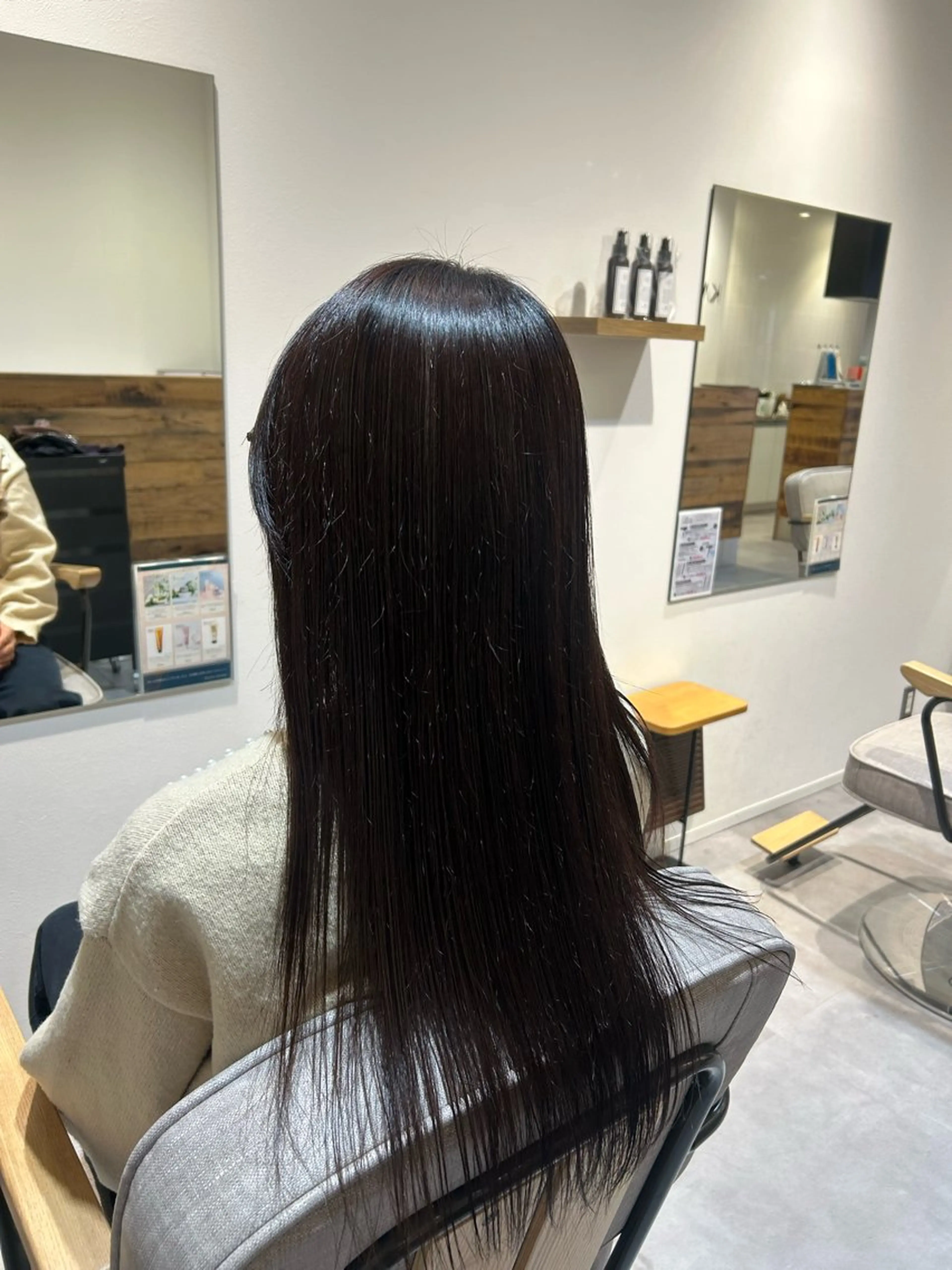 カラー ヘアカラー 小林 睦季のヘアスタイル