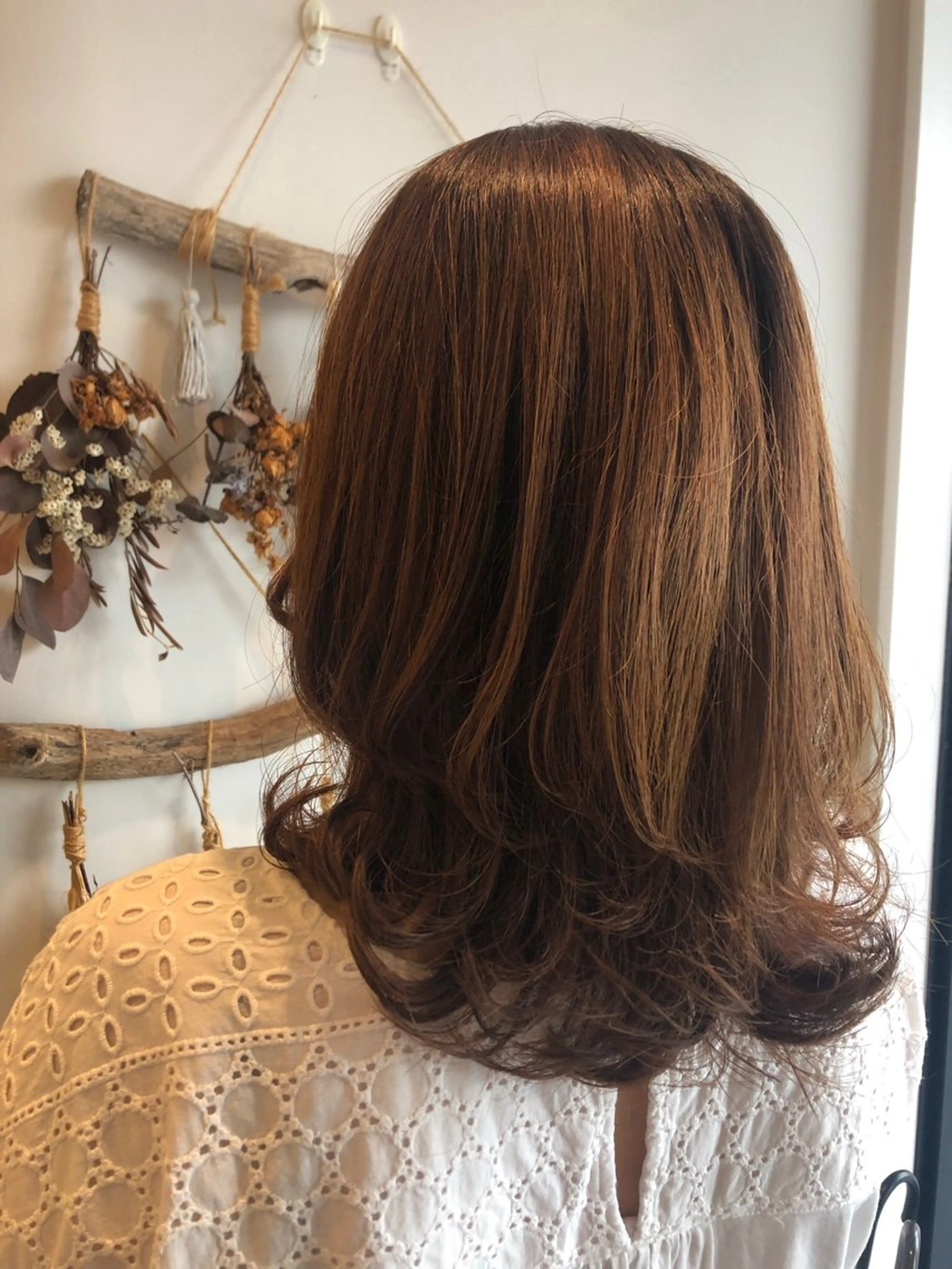 ミディアム くびれヘア レイヤーカット 榎並茉美【えなみまみ 】託児･駐車場ありのヘアスタイル