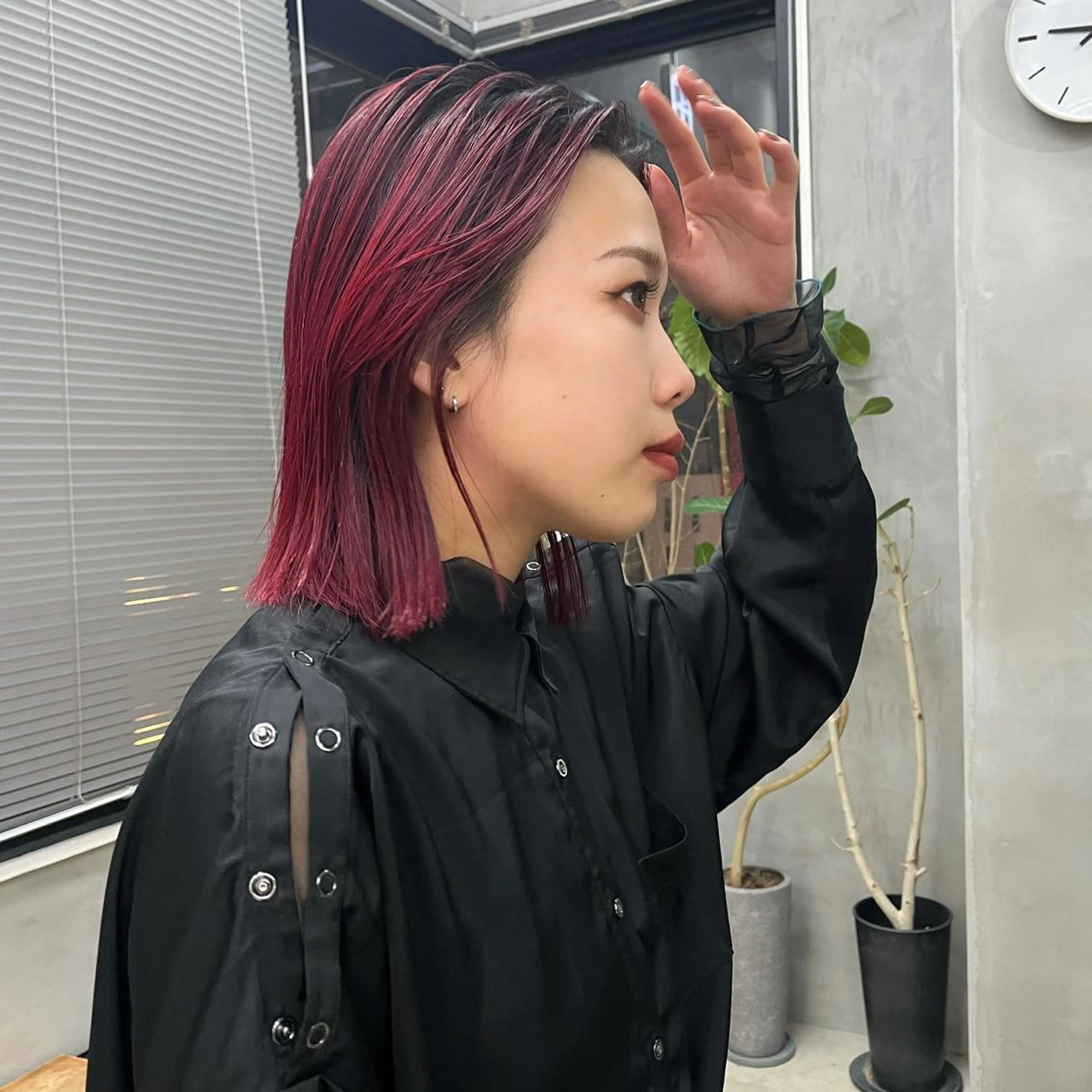 ミディアム カラー 村田 春歌のヘアスタイル