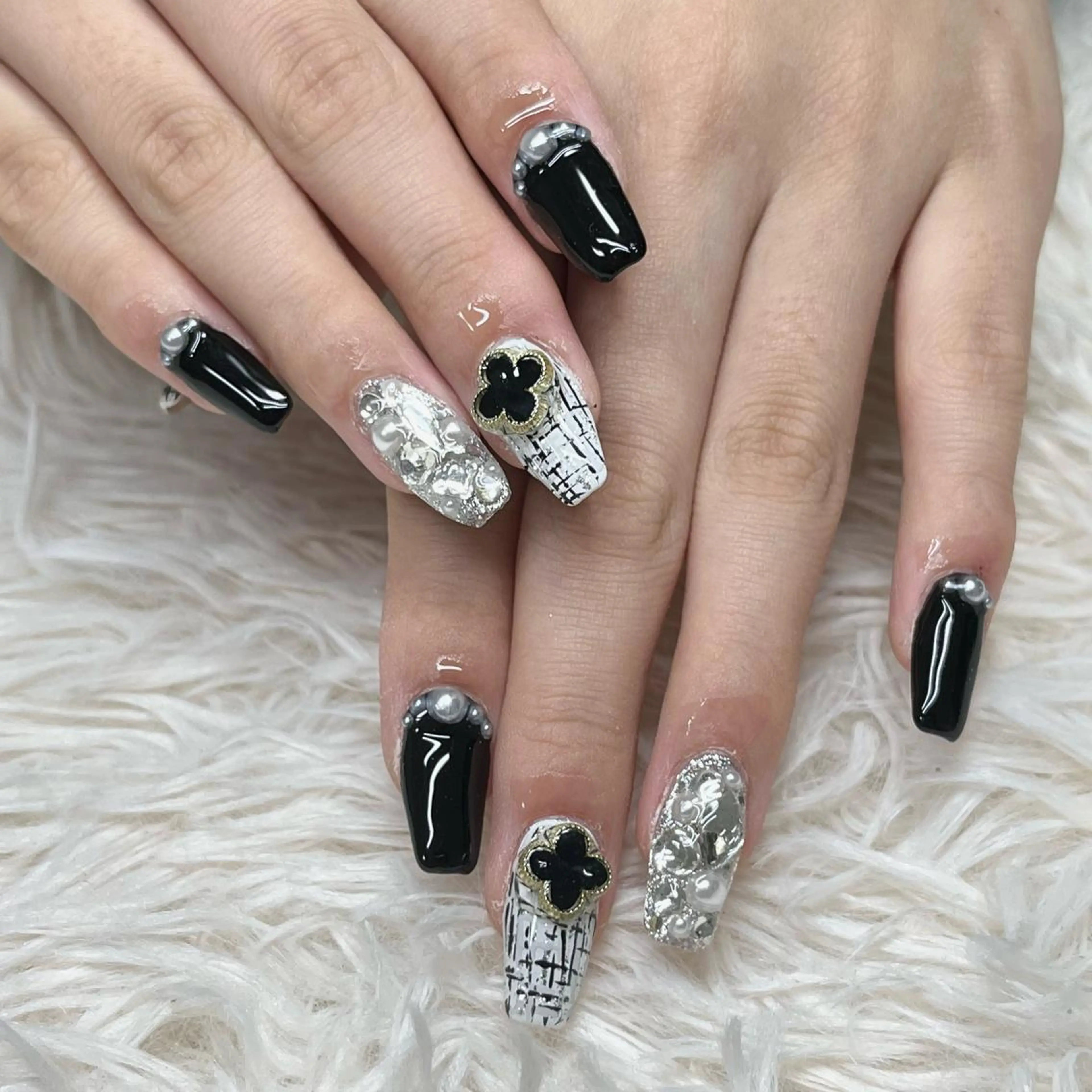 ネイル アートネイル クリアネイル フレンチネイル ジェルネイル ガラスフレンチ 🐕‍🦺Yappy 💗A-tanのネイルデザイン