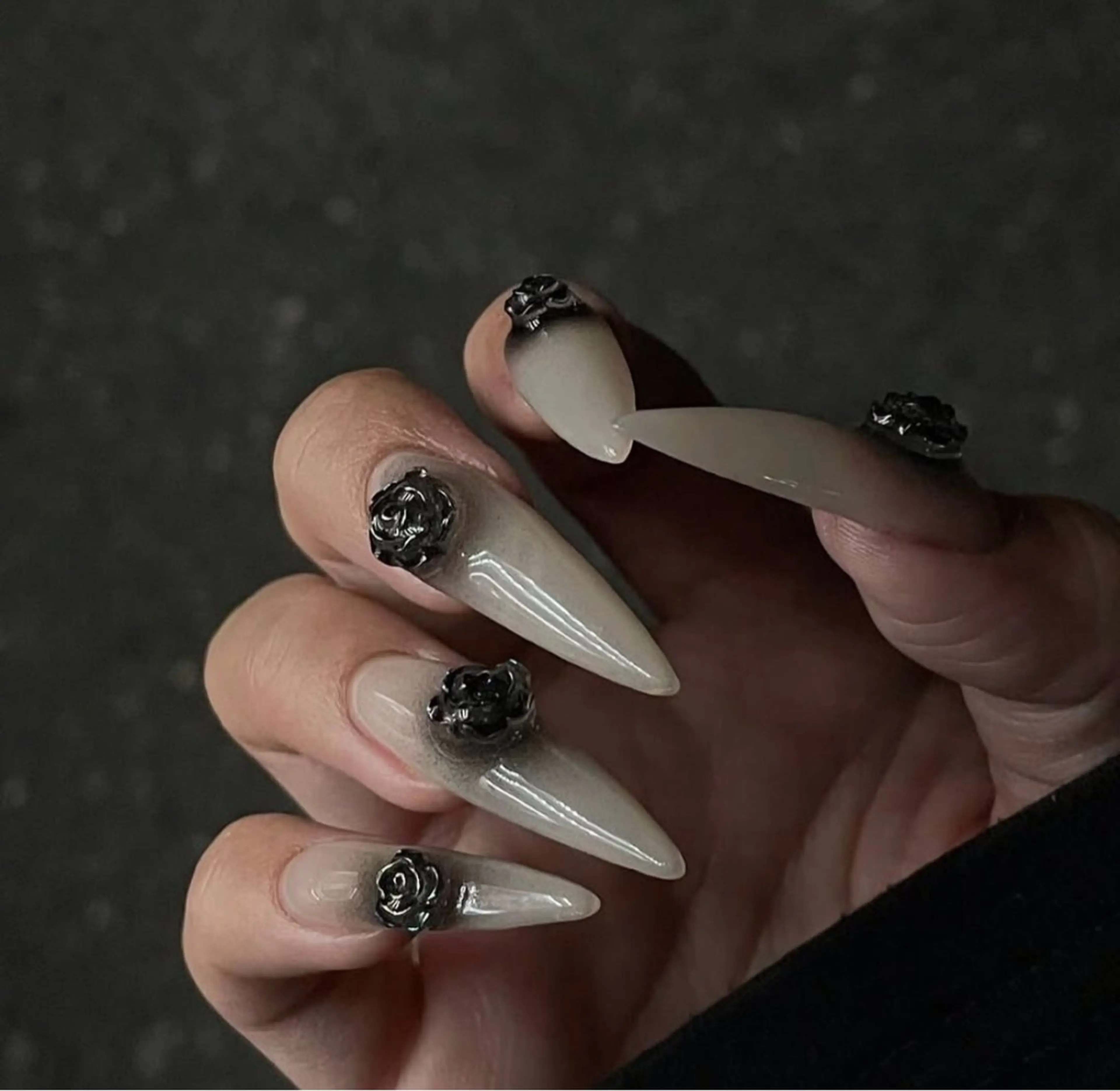 ネイル 長さ出し グラデーション キラキラネイル 韓国ネイル ラメ(グリッター) ハンドネイル ハンドケア Chisa Nail Studio所属・チ サのネイルデザイン