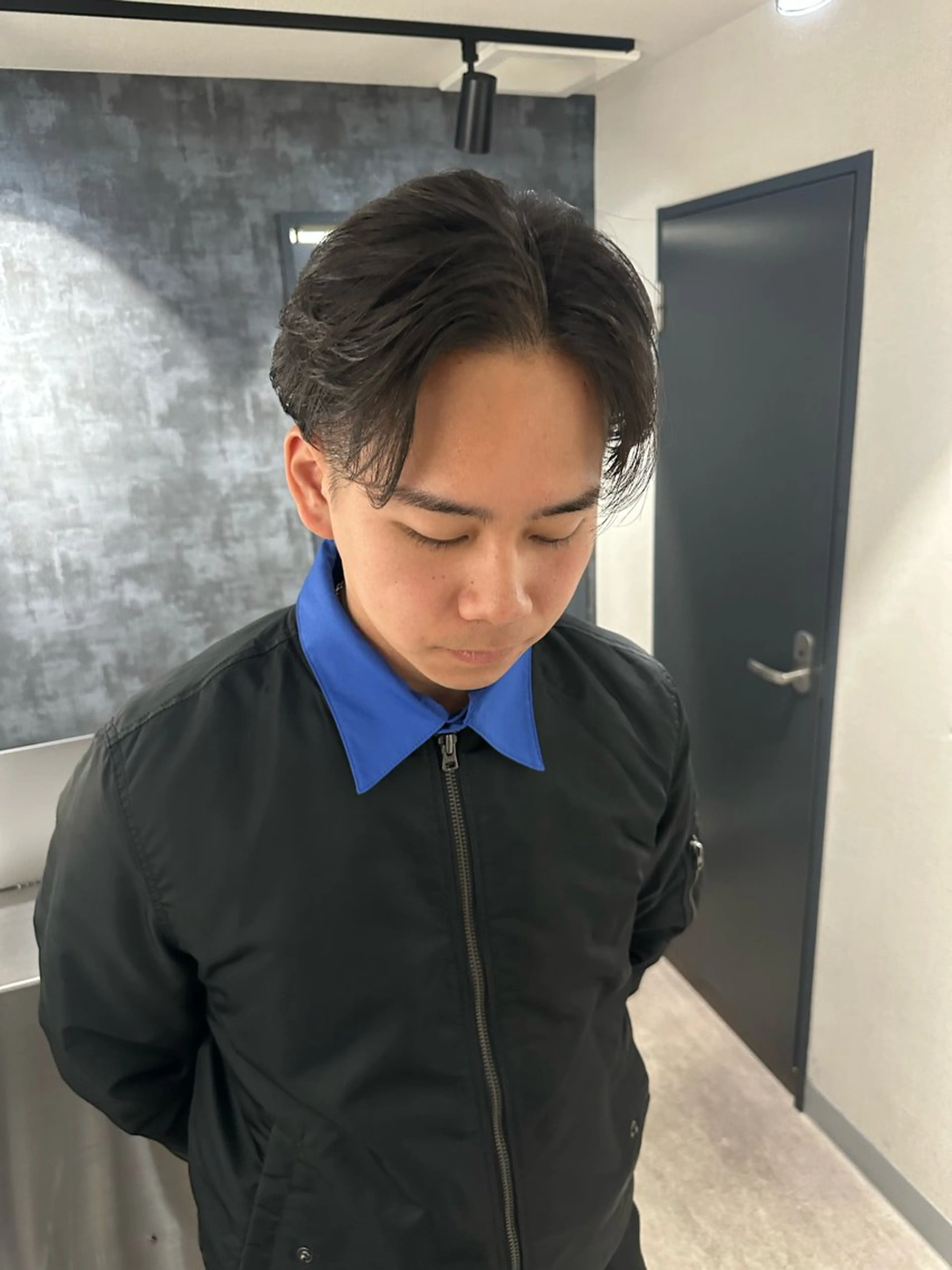 ミディアム パーマ メンズ センターパート カット パーマ SALOWIN 原宿 iori所属・🌟原宿指名No.1 センターパート⭐️のヘアスタイル