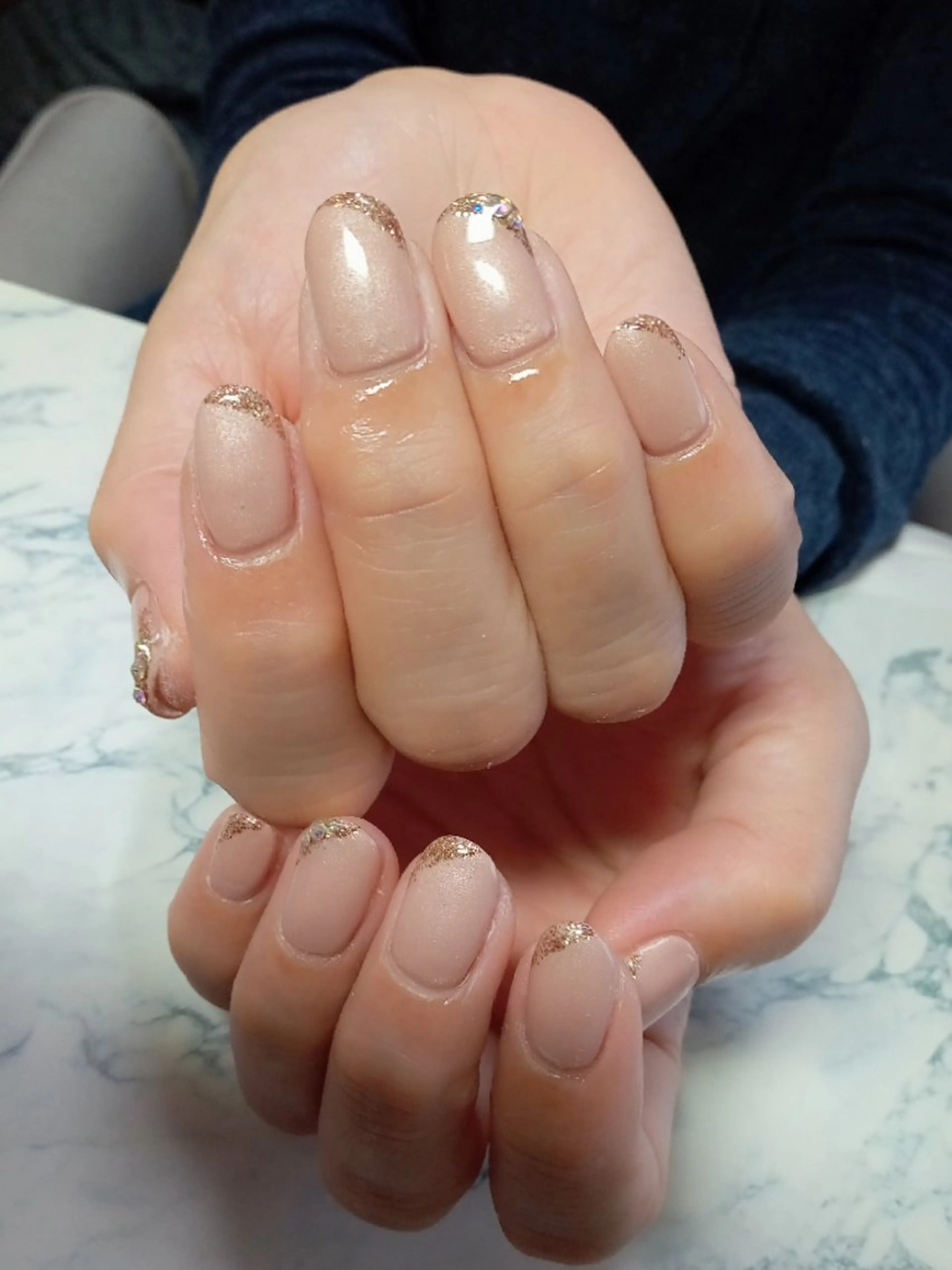 ネイル フレンチネイル ジェルネイル キラキラネイル ラメ(グリッター) オフィスネイル ハンドネイル flure de neige yukiのネイルデザイン