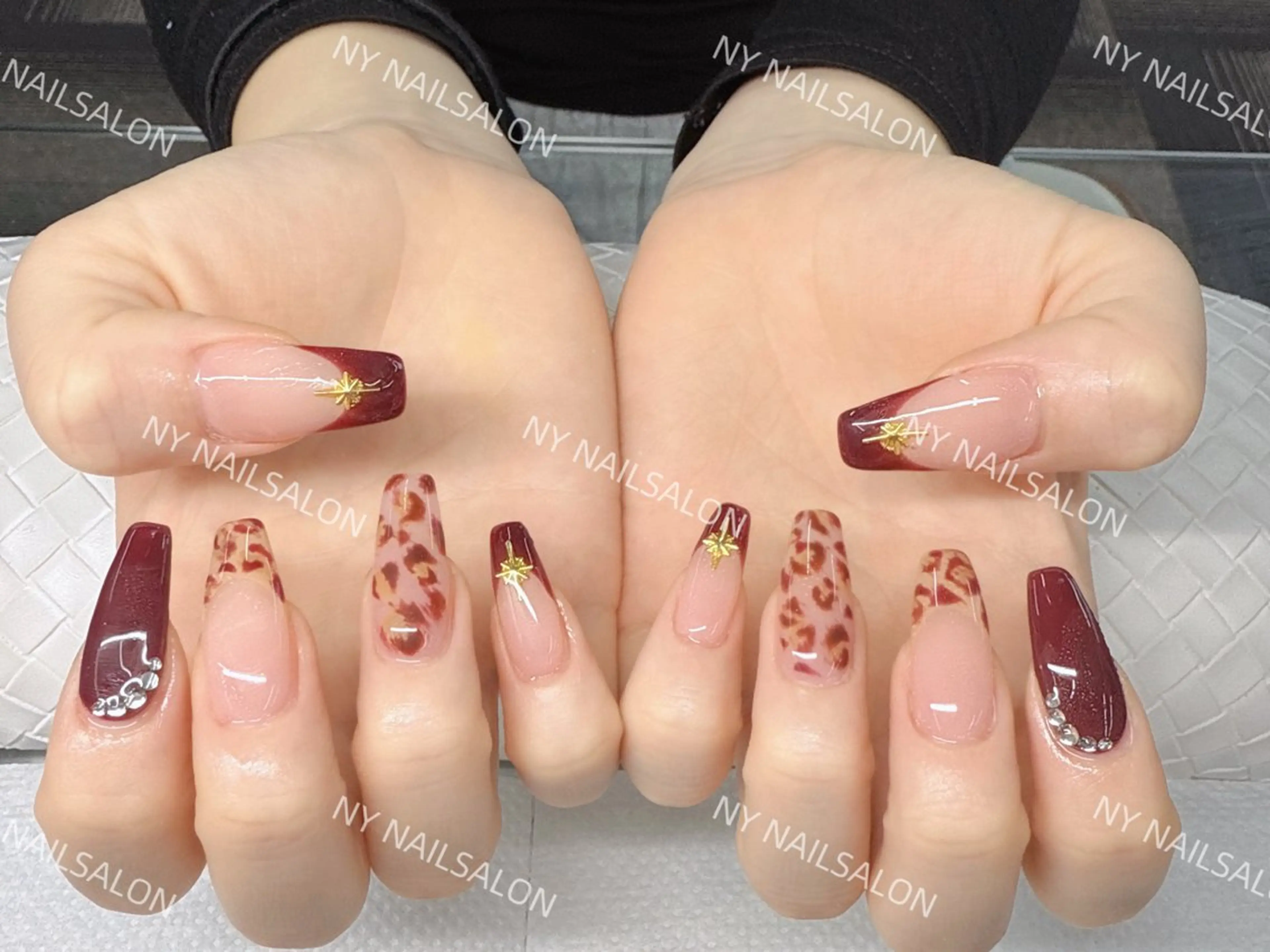 ネイル 長さ出し フットネイル フレンチネイル ジェルネイル ガーリー ハンドネイル NYネイルサロン　千葉中央店所属・NYネイルサロン 千葉中央店のネイルデザイン