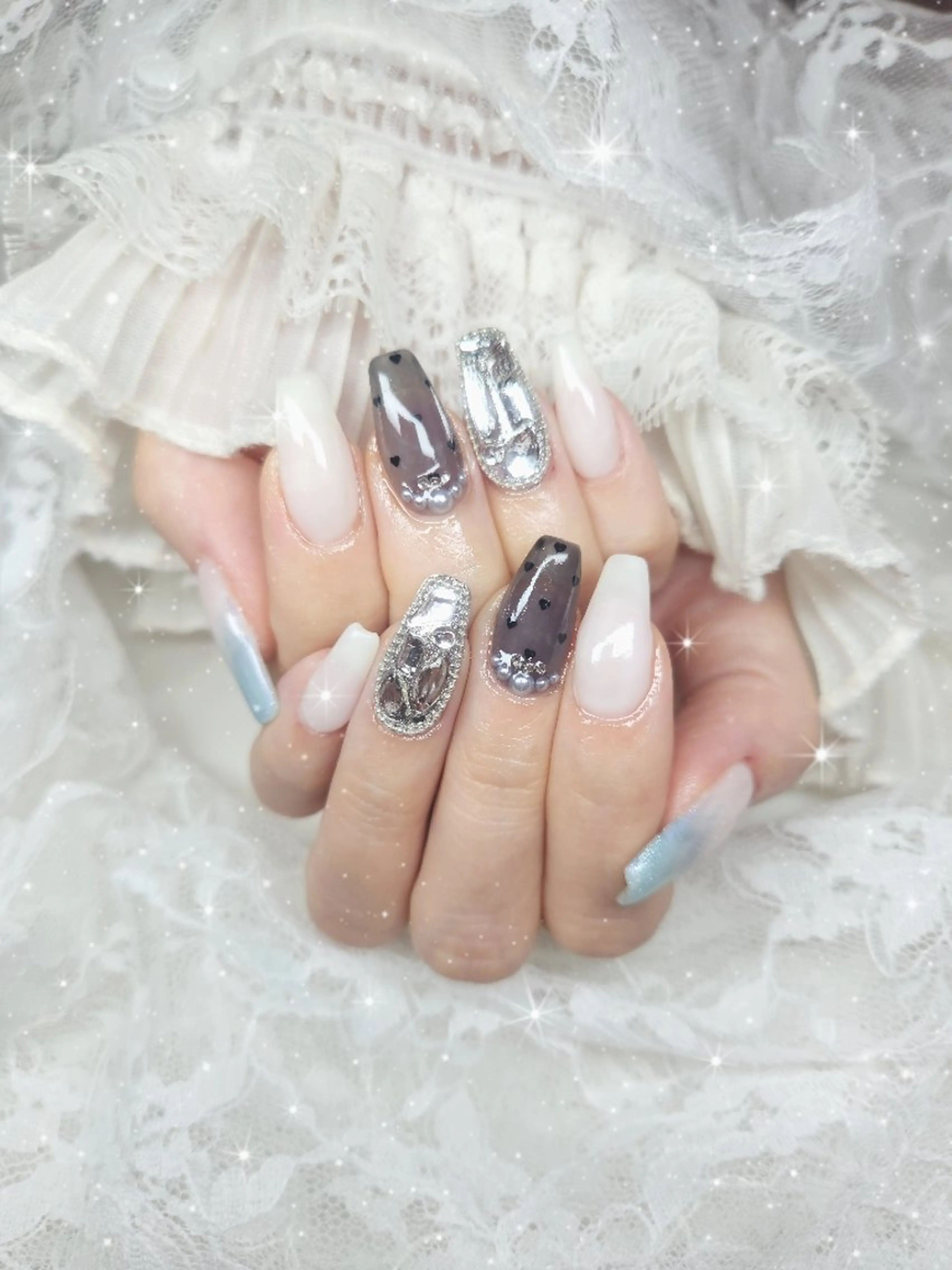 ネイル ドット ガーリー ハート 韓国ネイル マグネットネイル ハンドネイル nailsalon sissy所属・sissy hatsuneのネイルデザイン