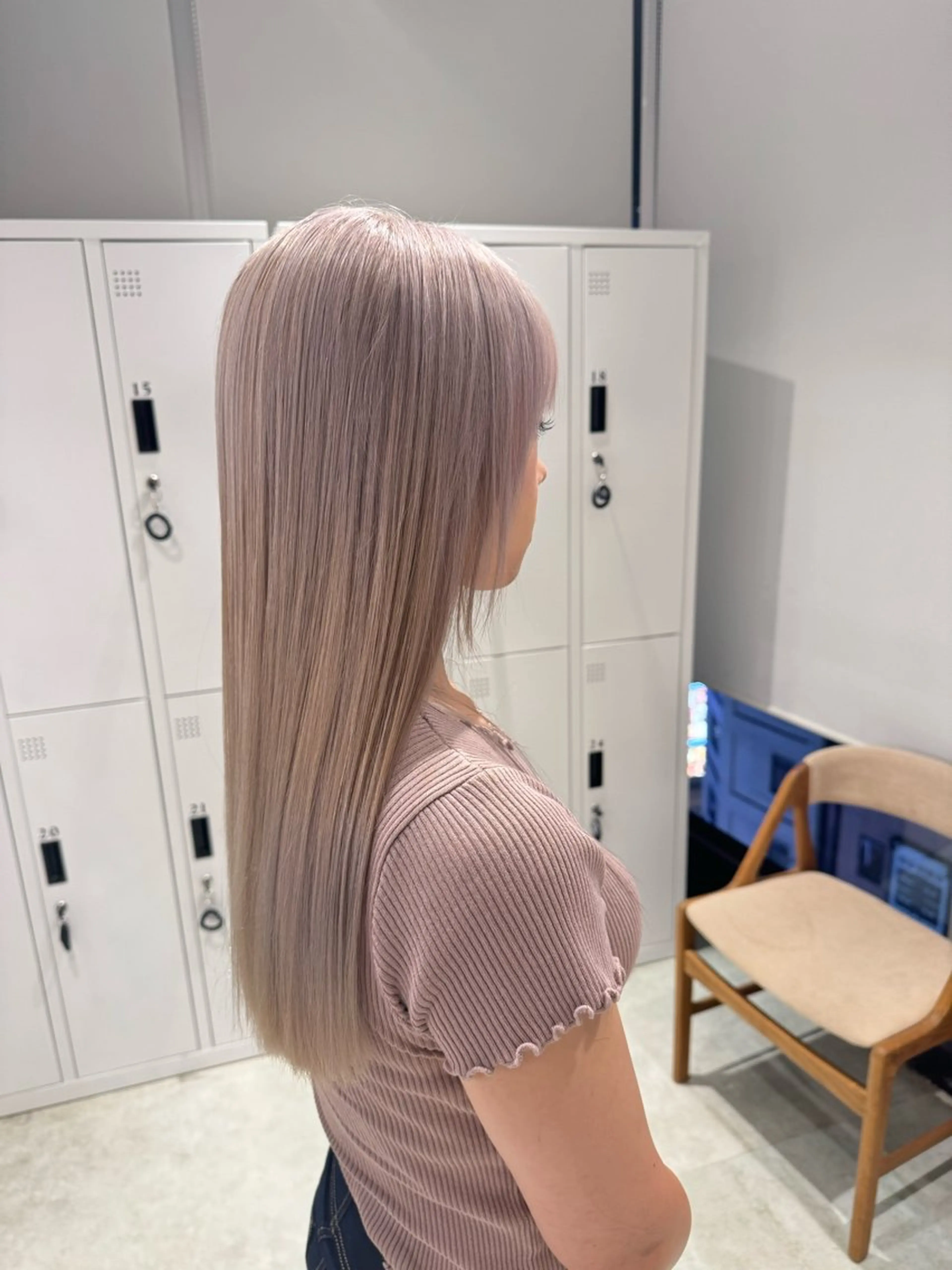 カラー ブリーチ ブロンド ホワイトブロンド カット ヘアカラー トリートメント 透明感カラー✨艶髪 制作🌱山根あゆみのヘアスタイル