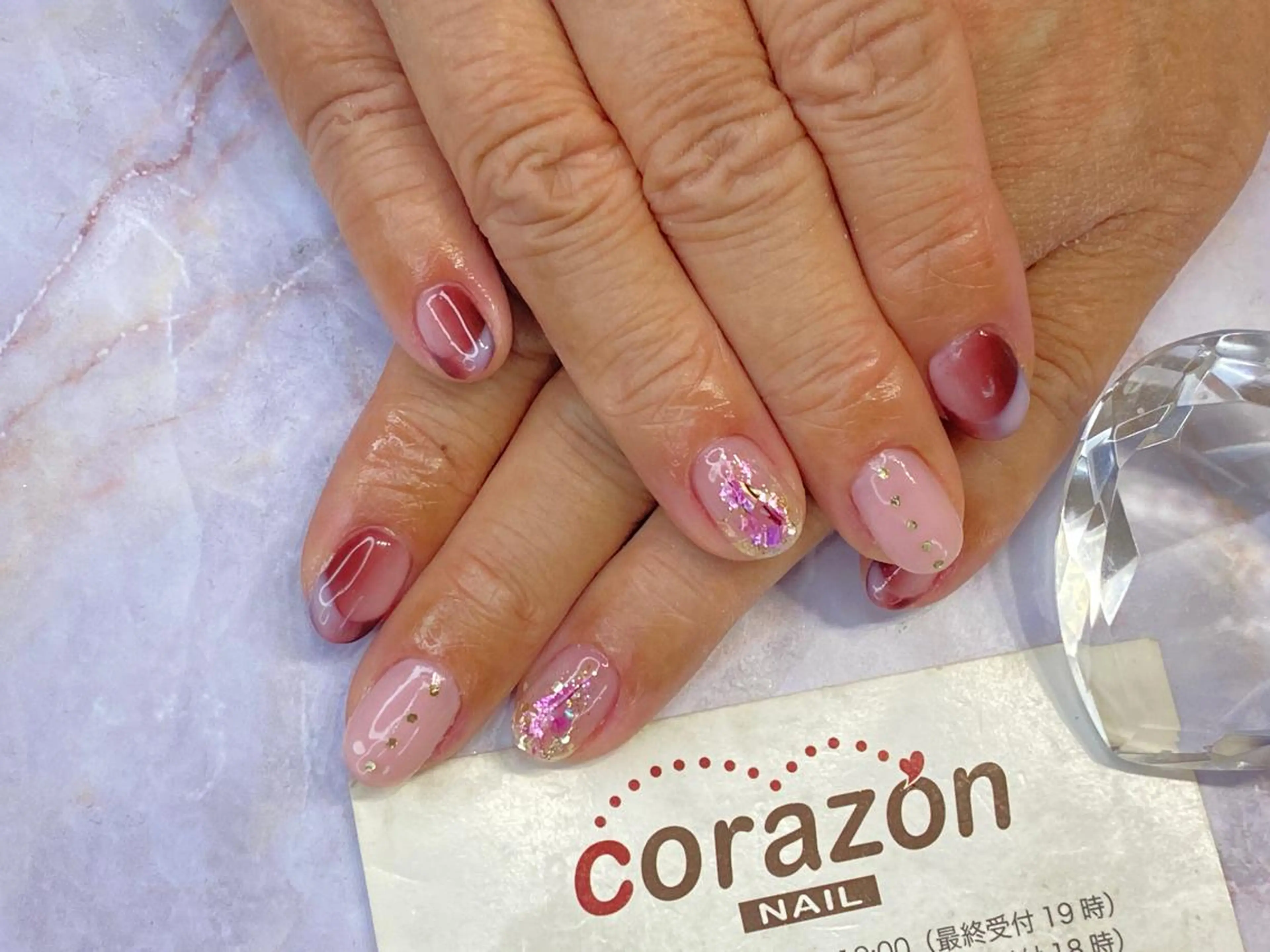 ネイル フレンチネイル キラキラネイル オンブレフレンチ corazon所属・ネイリスト aicoのネイルデザイン